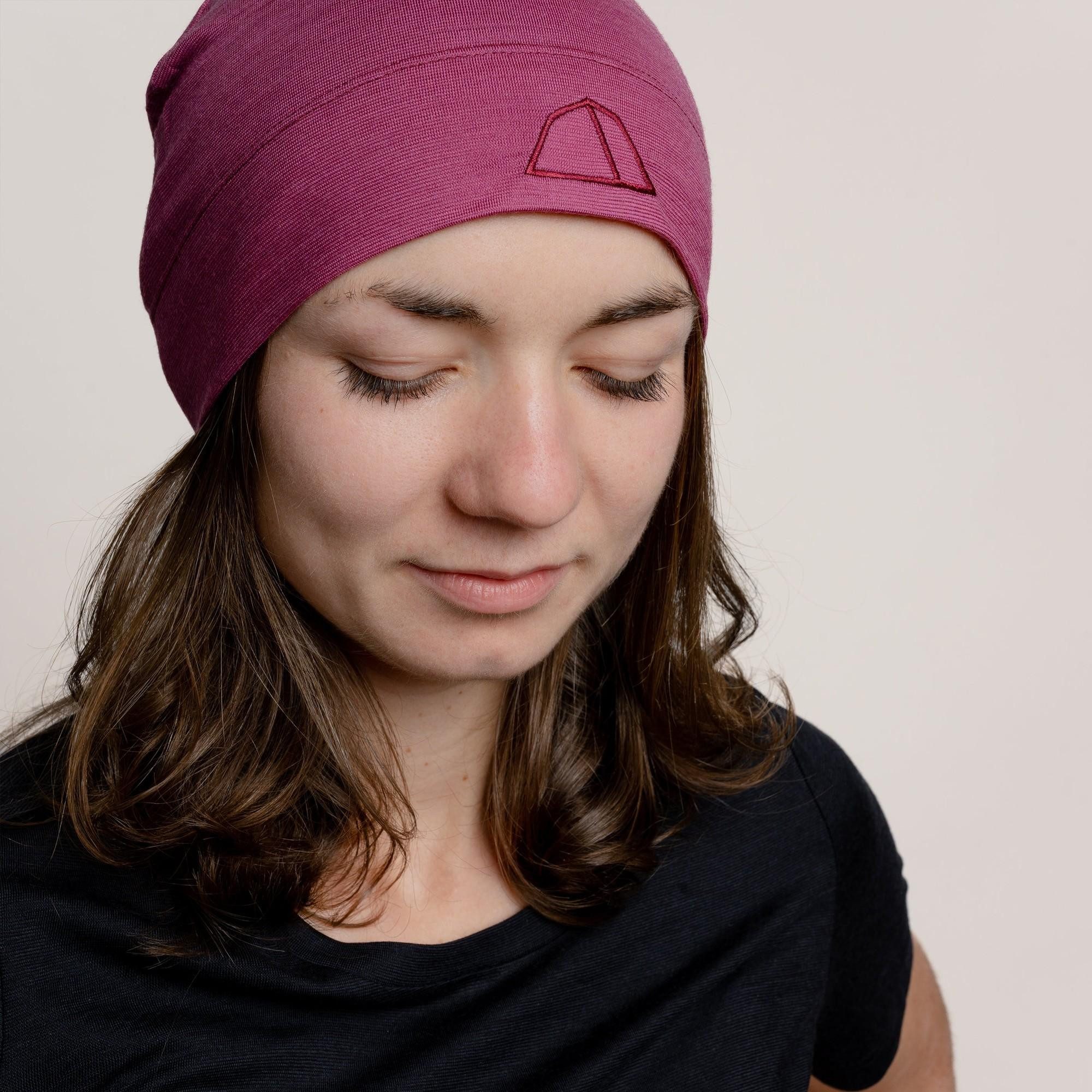 Tom Fyfe Beanie TOM FYFE Leichte Merino Beanie Unisex Brombeere / L/XL