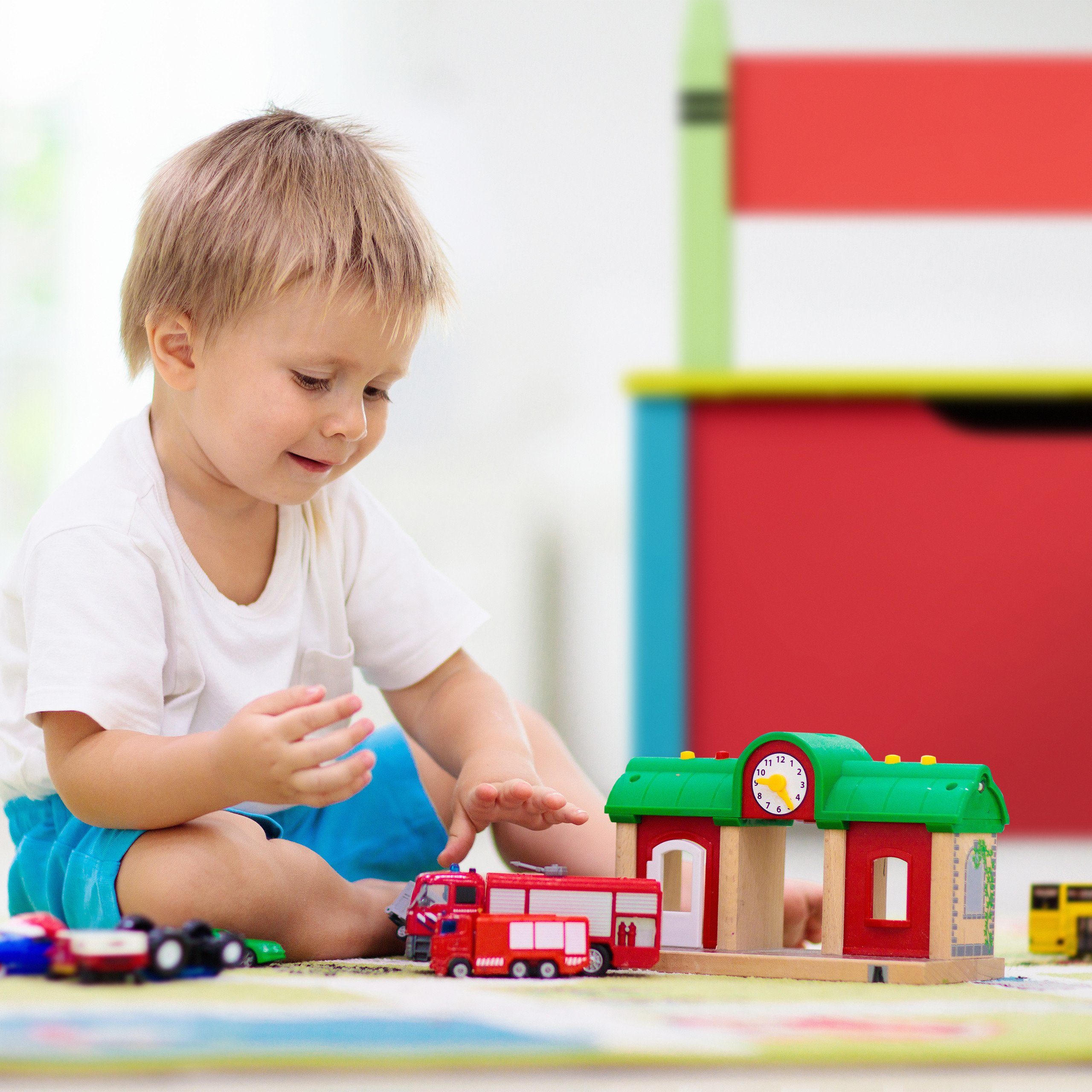 relaxdays Truhenbank Kindersitzbank mit Stauraum (2-in-1-Spielzeugtruhe und Kinderbank, 1-St)