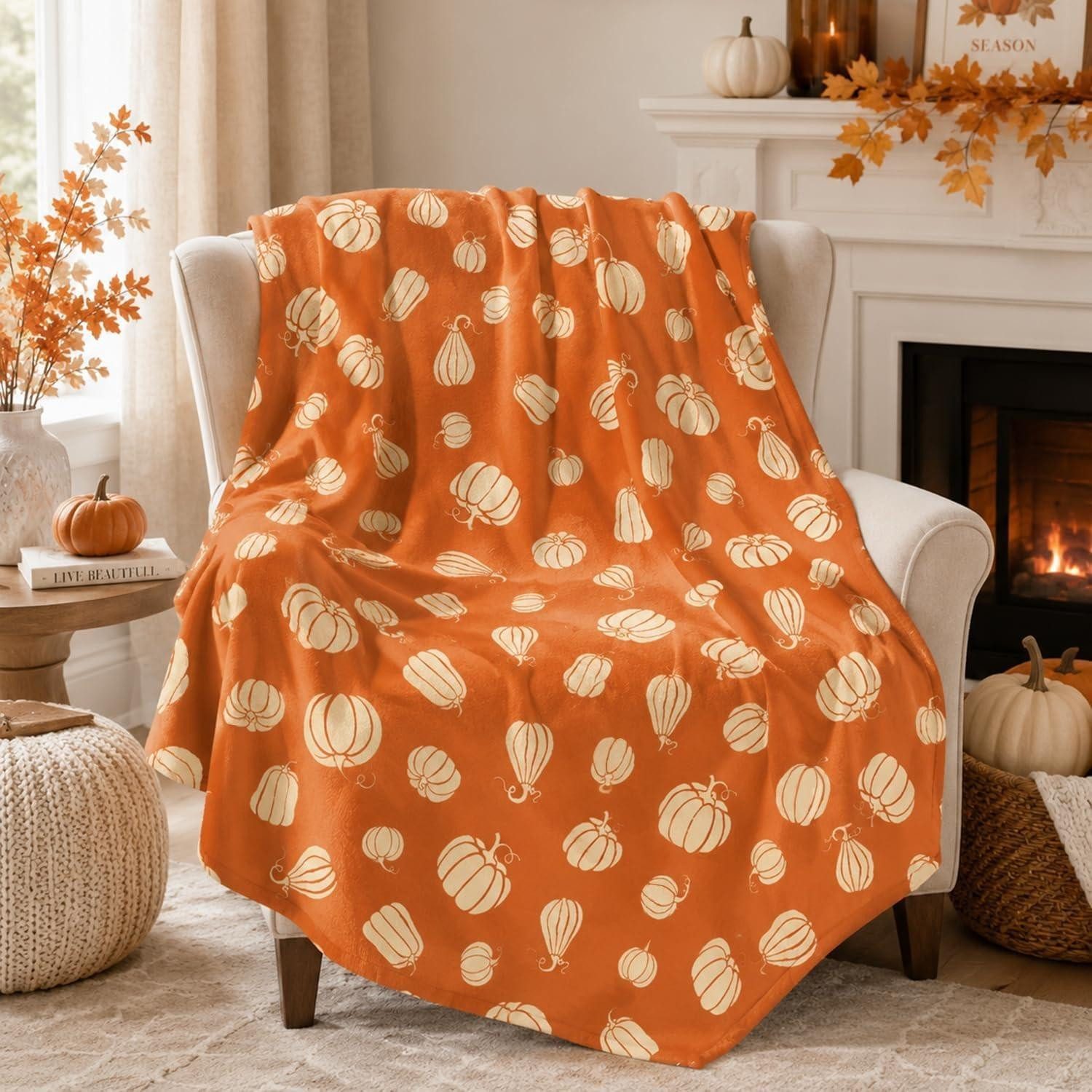 Wohndecke Herbstdecke 130x150 cm, Kürbis Motiv, weich und gemütlich, FOUORTUNATE-BEE, Kuscheldecke mit Kürbissen für Sofa & Bett, Halloween & Herbst