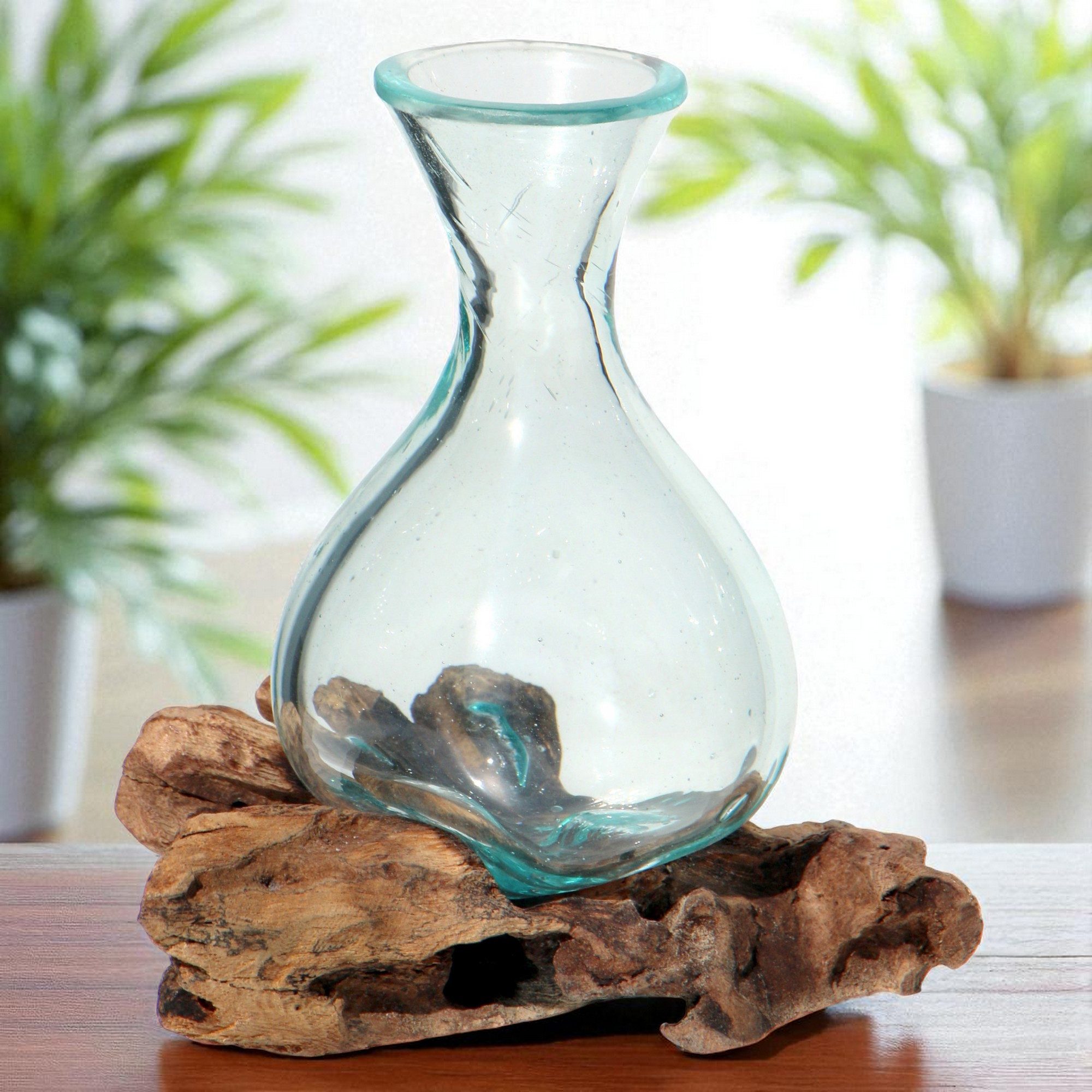 Wogeka Dekovase Glas-Vase Karaffe auf Wurzelholz Teakholz Gamal