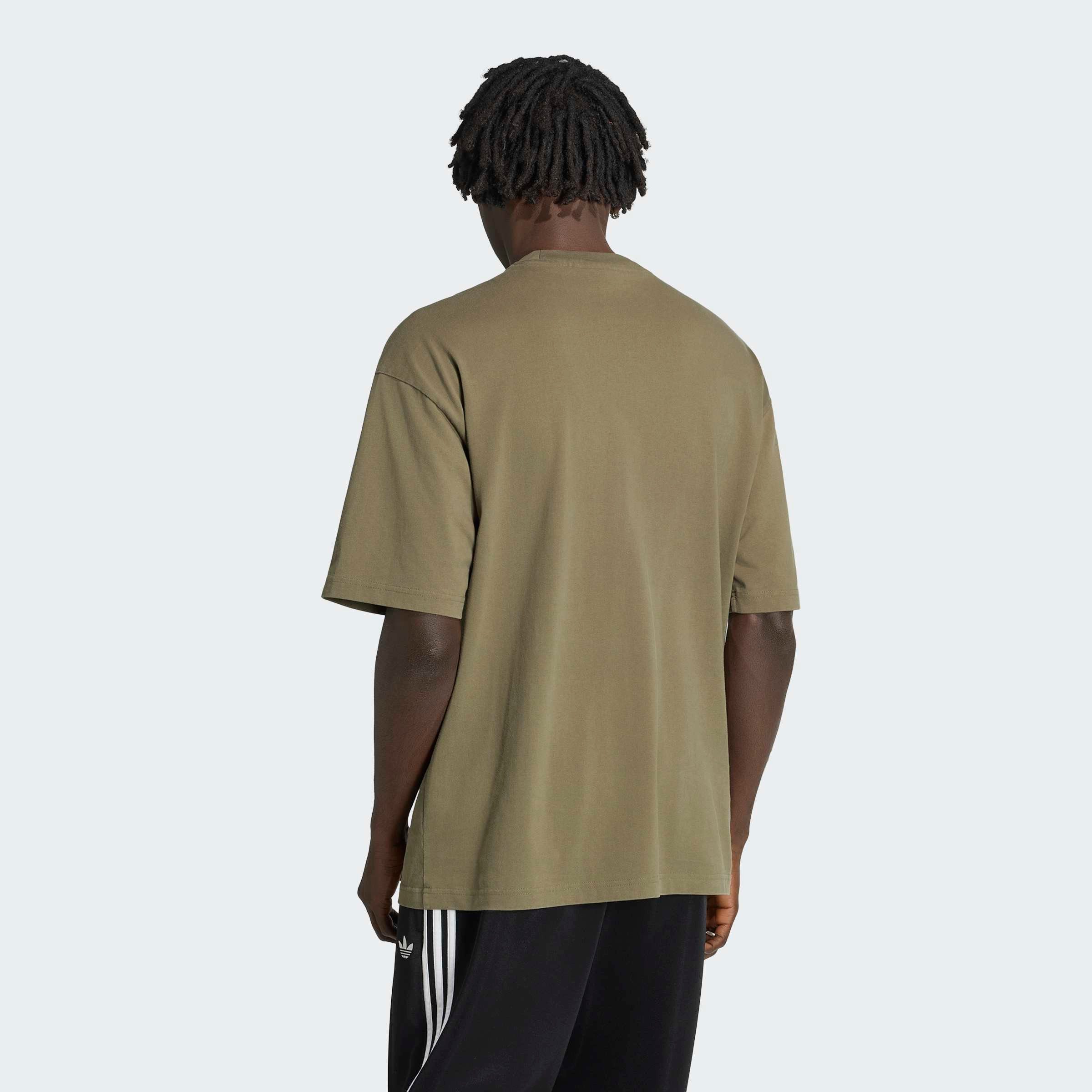 adidas Originals T-Shirt ELEVATED GFX mit regulärem Schnitt, ohne Verschluss, aus Single Jersey – Bild 2 von 5