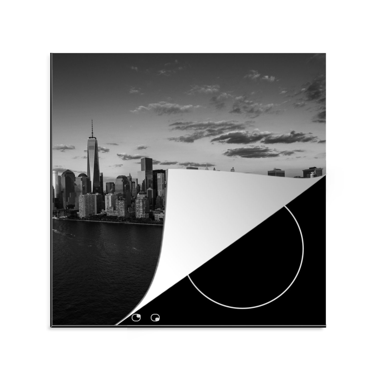MuchoWow Herdblende-/Abdeckplatte New York vom Wasser aus - schwarz und weiß, Vinyl, (1 tlg), 78x78 cm, Ceranfeldabdeckung, Arbeitsplatte für küche