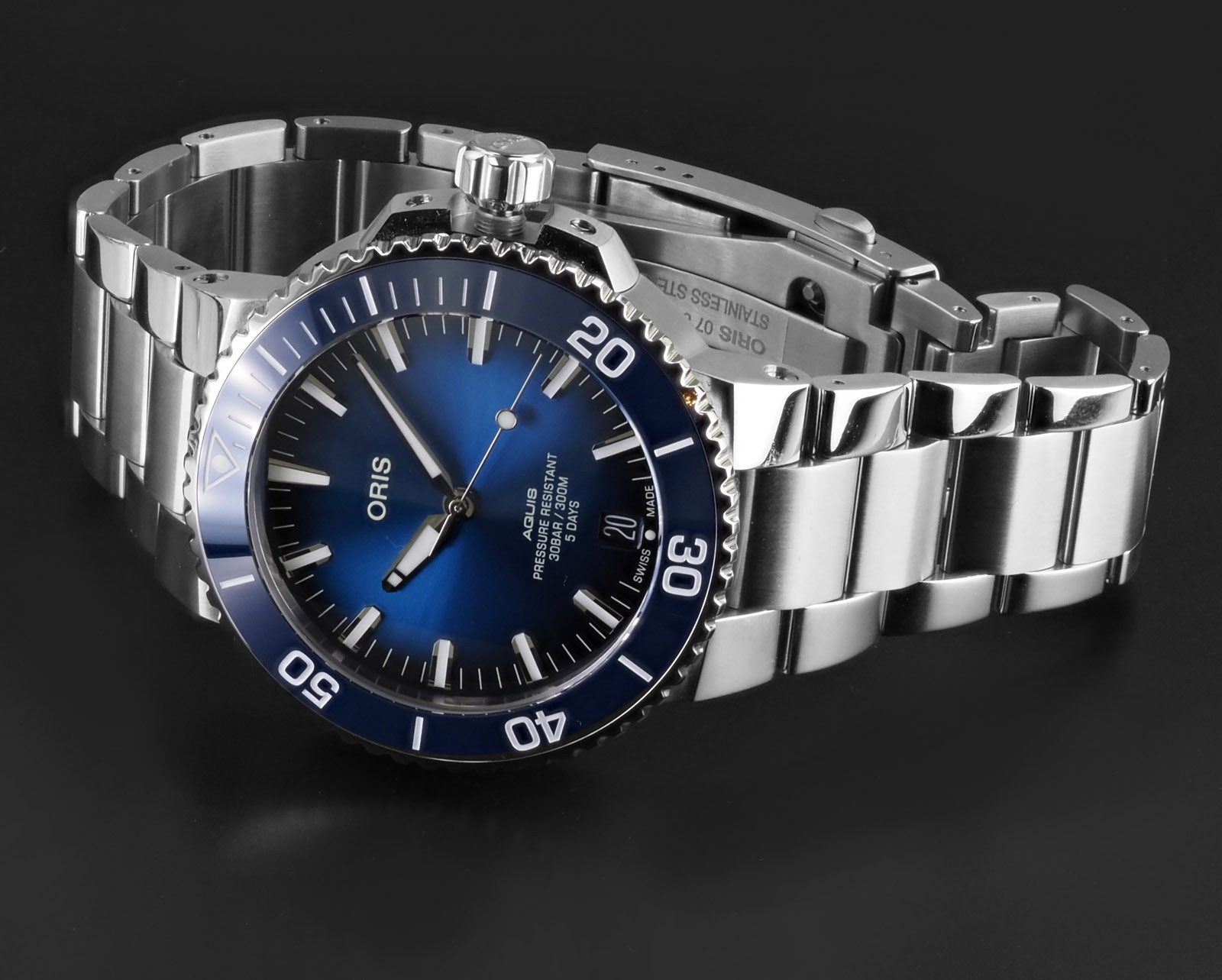 Oris Schweizer Uhr Herren Uhr Automatik Aquis Date 43,5 mm Ø Aquis Date, Gangreserve 120 Stunden (5 Tage)