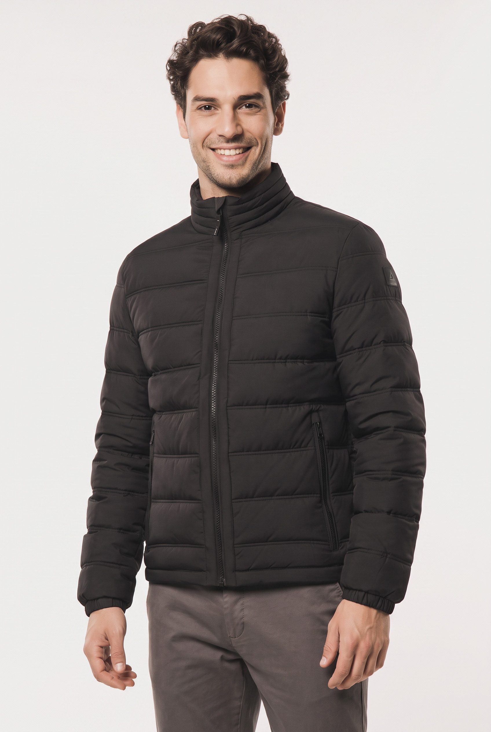 Strellson Funktionsjacke Modena Steppjacke mit Stehkragen Regular Fit wärmende Tech-Wattierung