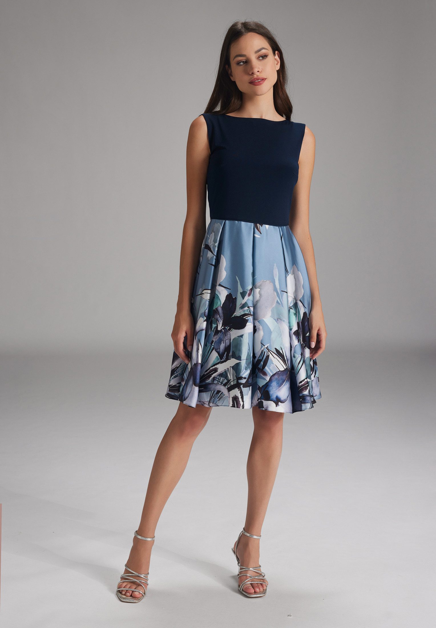 SWING Cocktailkleid - Cocktailkleid Taillierter Schnitt mit ausgestelltem Rockteil