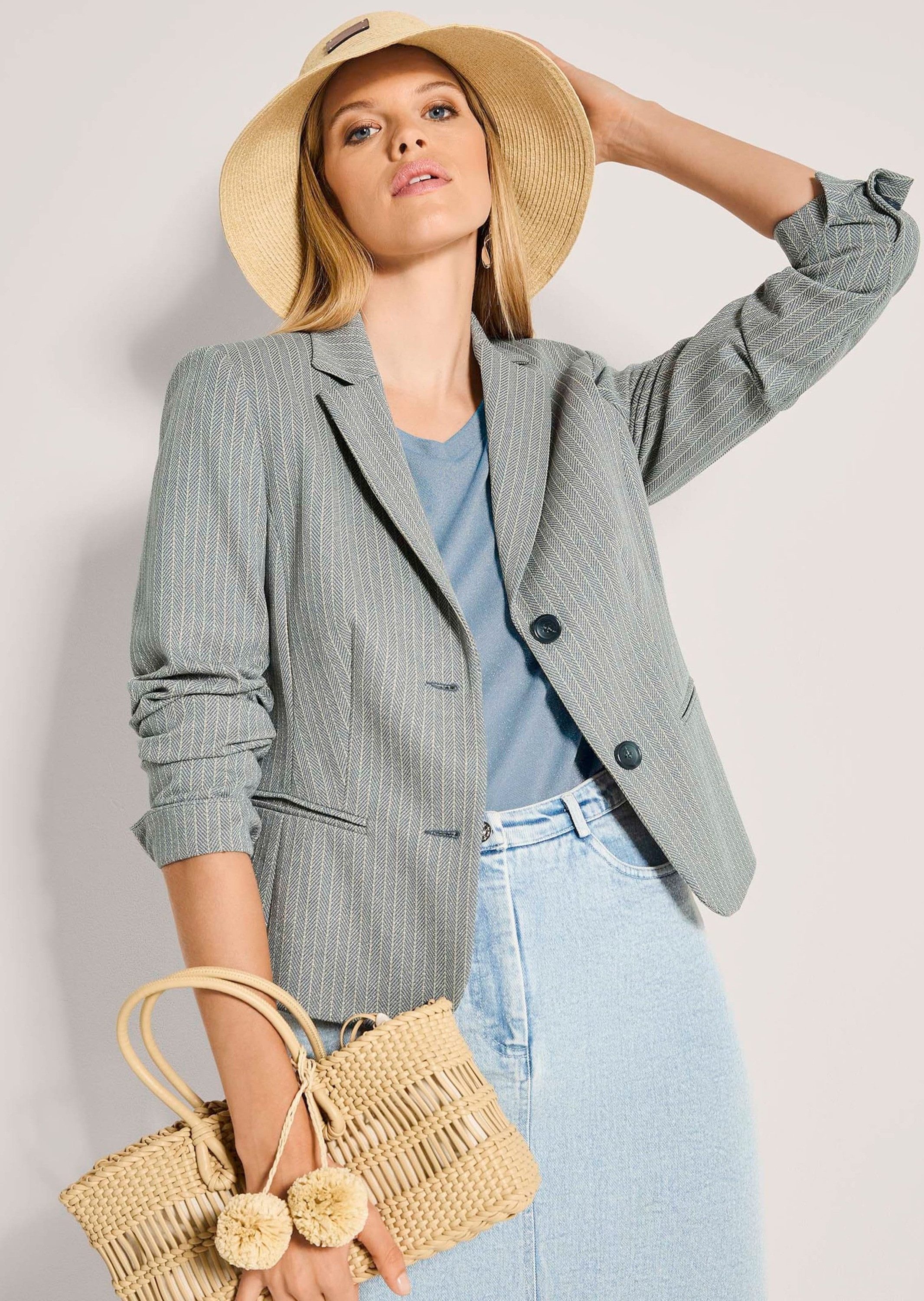 MADELEINE Kurzblazer Kurzblazer mit Nadelstreifen Jerseyblazer mit Reverskragen, Knopfverschluss, Taschen und Langarm