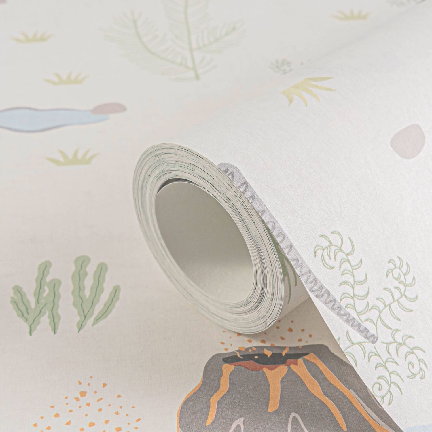 Profhome Kindertapete 771401-GU Kinderzimmer Tapete Dinosaurier matt creme grün blau, glatt, (1 Rolle, 5,33 qm), Vliestapete, bunt