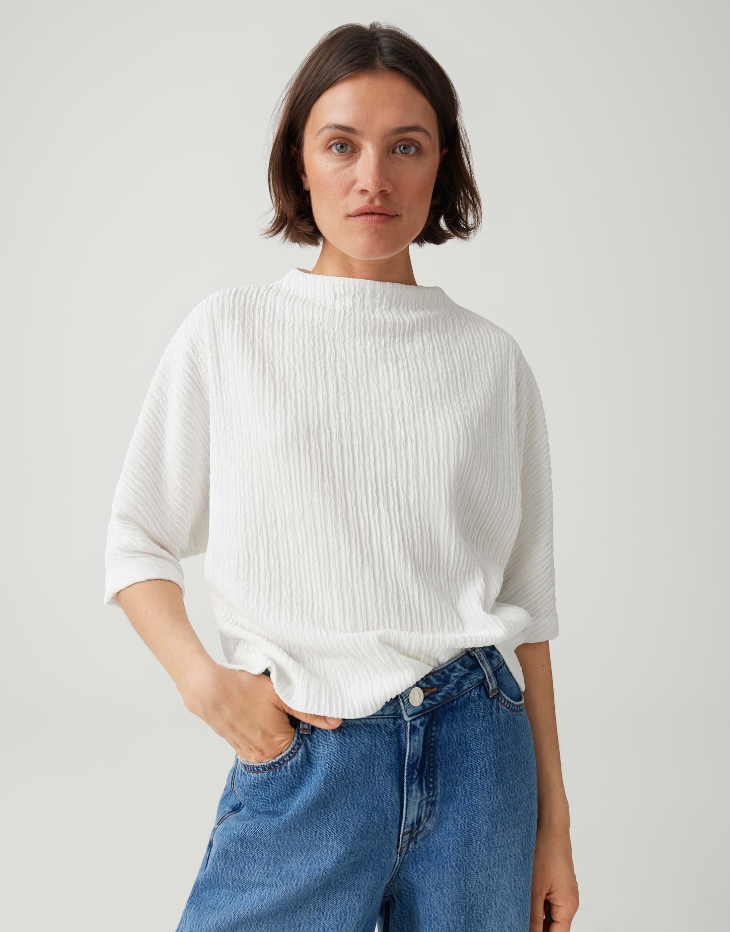 OPUS Kurzarmshirt mit Crinkle Effekt Luftiger Style mit modernen Seitenschlitzen