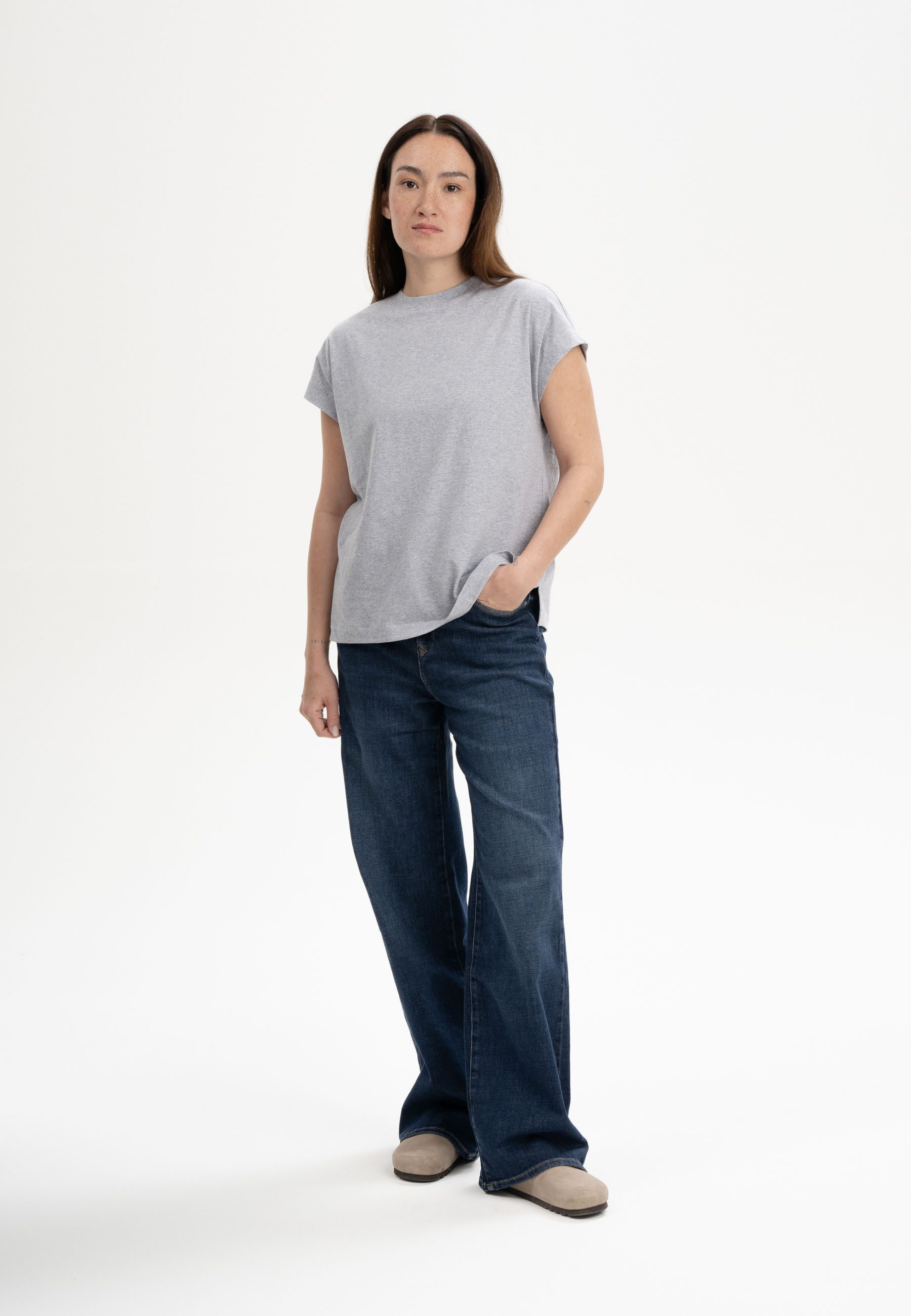 MELA Kurzarmshirt T-Shirt Style MADHU Fein gerippter Kragen