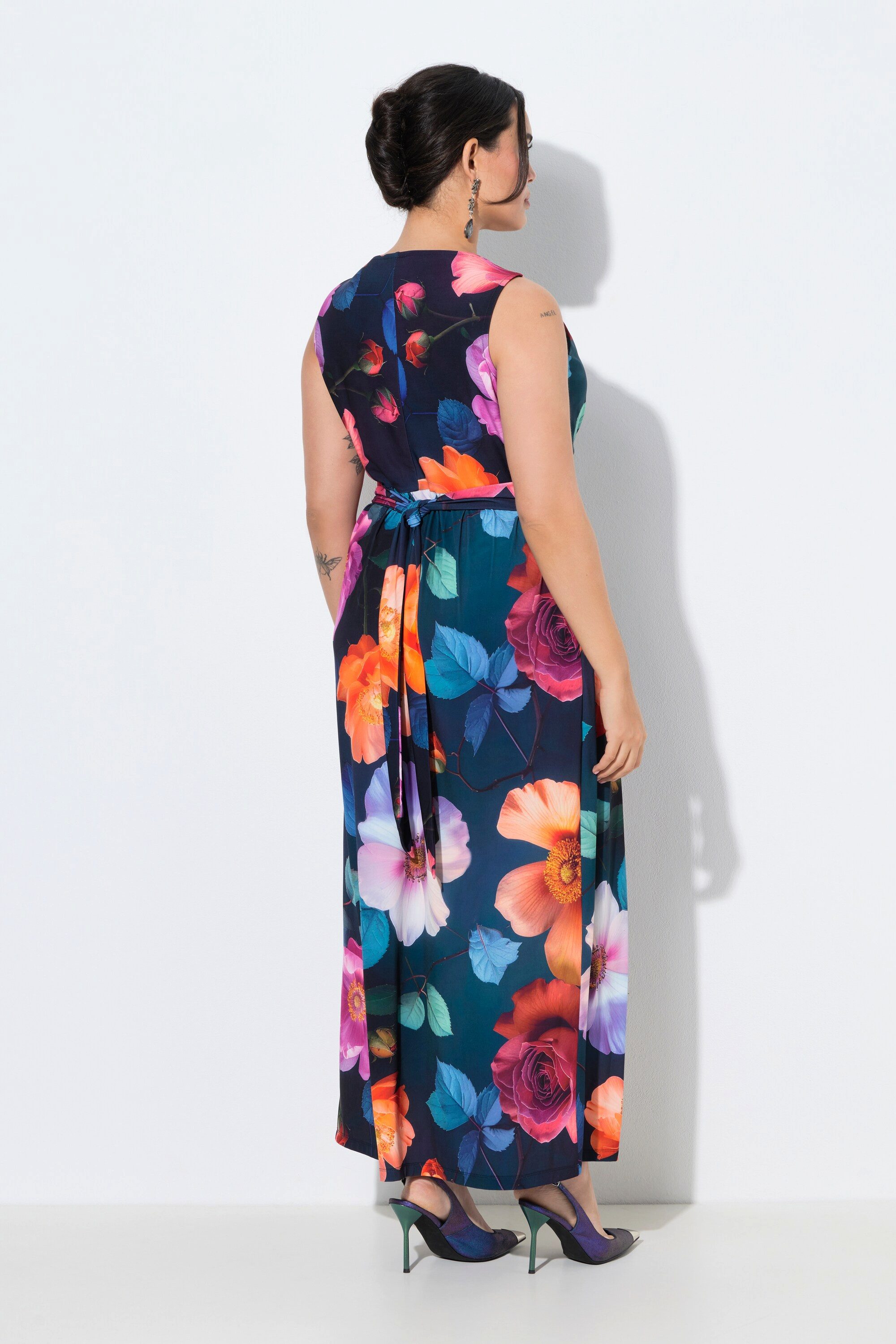 Ulla Popken Cocktailkleid Maxikleid Blüten A-Linie V-Ausschnitt ärmellos – Bild 3 von 4