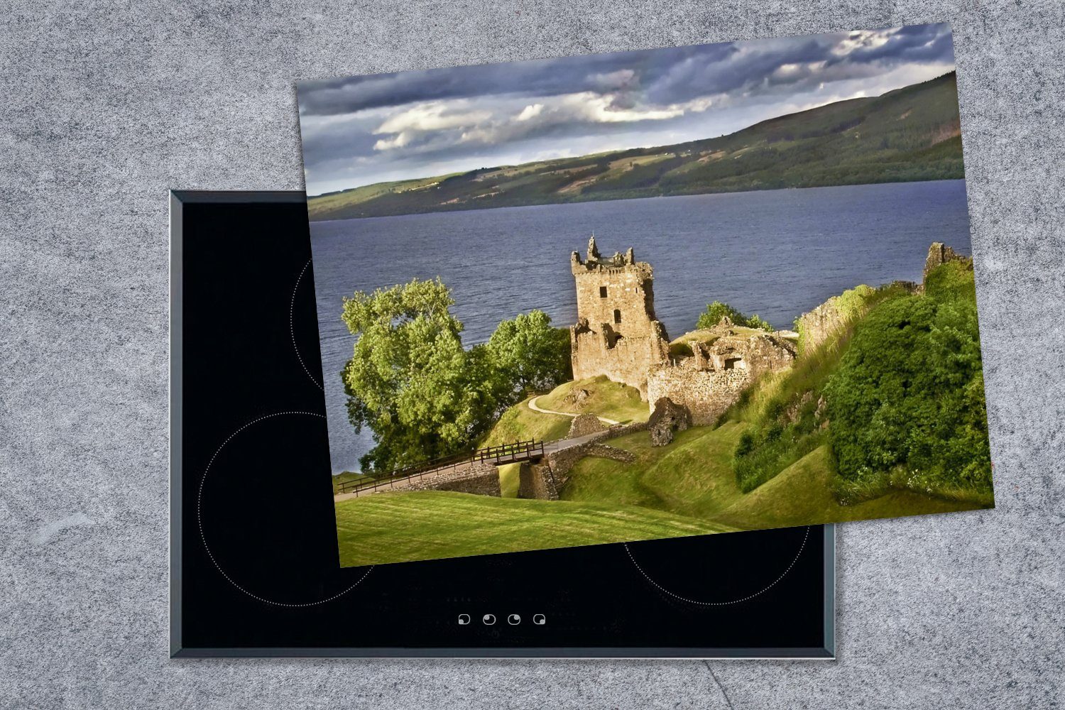 MuchoWow Herdblende-/Abdeckplatte Burg Mobile Vinyl, nutzbar, - Schottland - Ruine, Arbeitsfläche tlg), cm, 70x52 Ceranfeldabdeckung (1