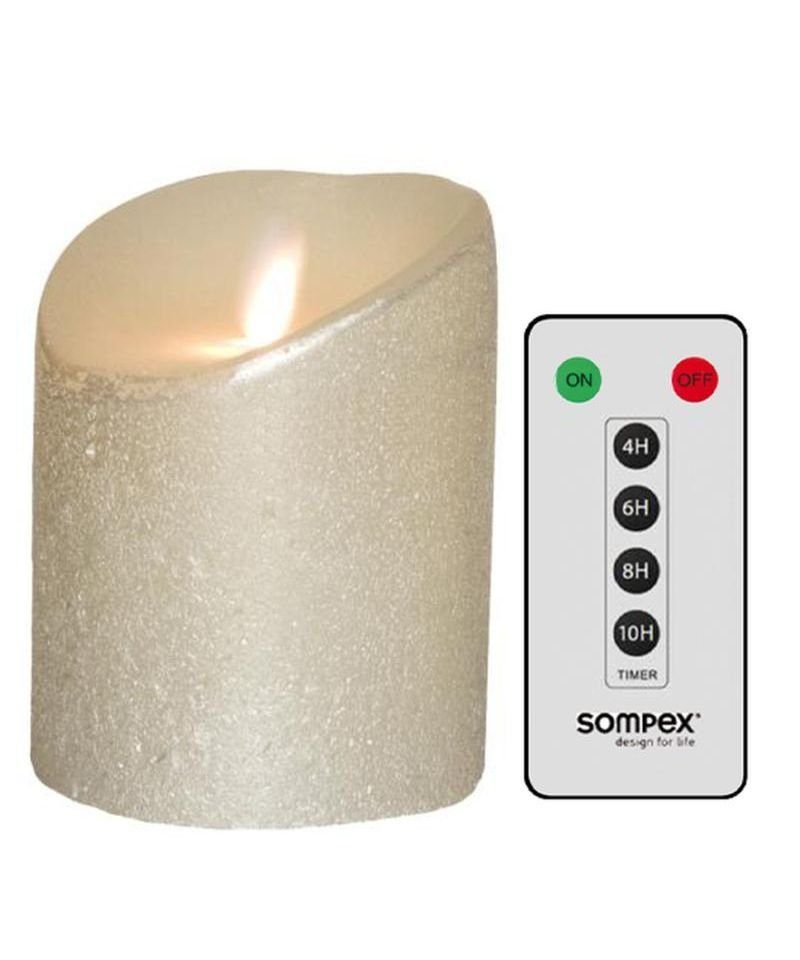 SOMPEX LED-Kerze »Flame LED Kerze silber metallic 10cm mit Fernbedie« (Set,  2-tlg., 1 Kerze, Höhe 10cm, Durchmesser 8cm, 1 Fernbedienung),  fernbedienbar, integrierter Timer, Echtwachs, täuschend echtes Kerzenlicht,  optimales Set für den Adventskranz