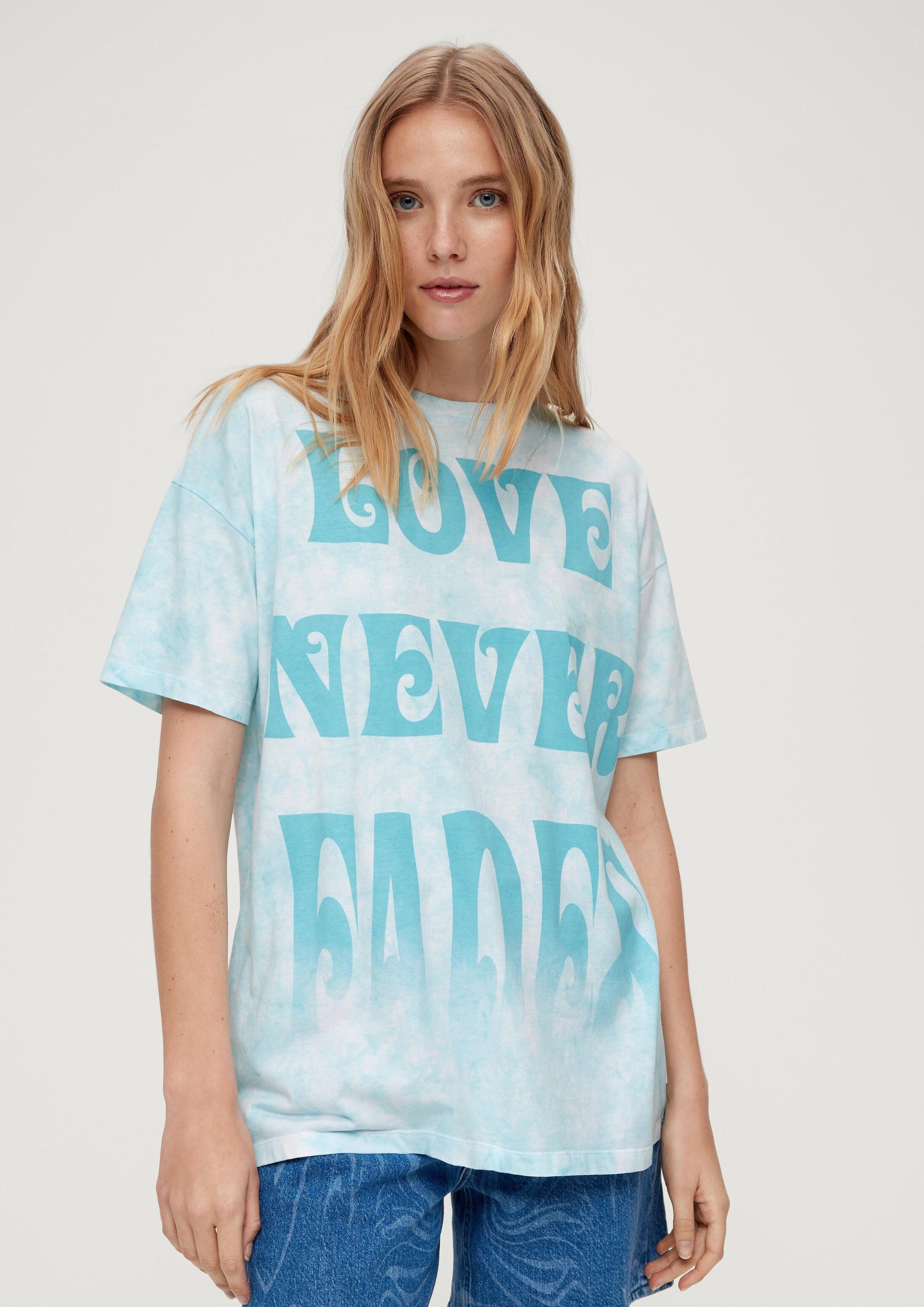 QS Kurzarmshirt T-Shirt Batikshirt mit Statement-Print