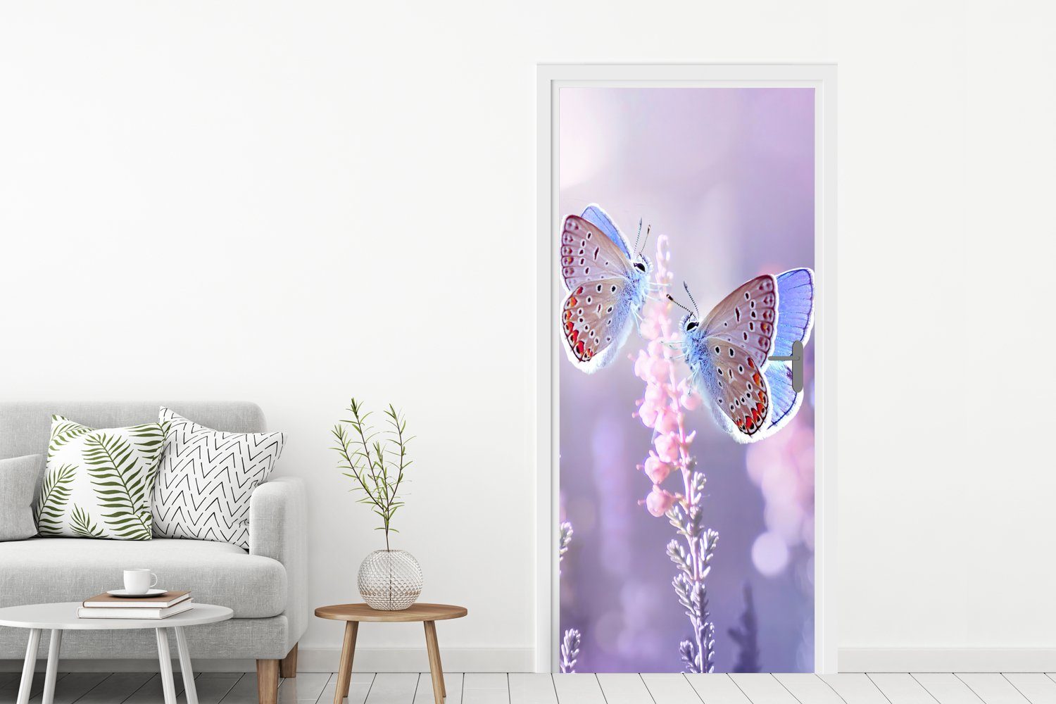 Blumen Türtapete Tür, Fototapete Schmetterling bedruckt, (1 Matt, cm Lavendel Türaufkleber, St), MuchoWow - 75x205 Lila, - - für