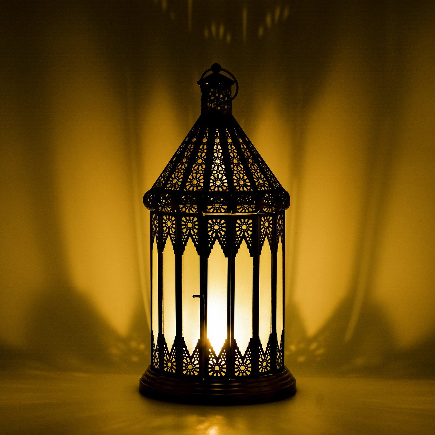 Marrakesch Orient & Mediterran Interior Kerzenlaterne Orientalische Laterne Lilaf Deko aus Metall und Glas in Weiß 40 cm (1 St), Handarbeit
