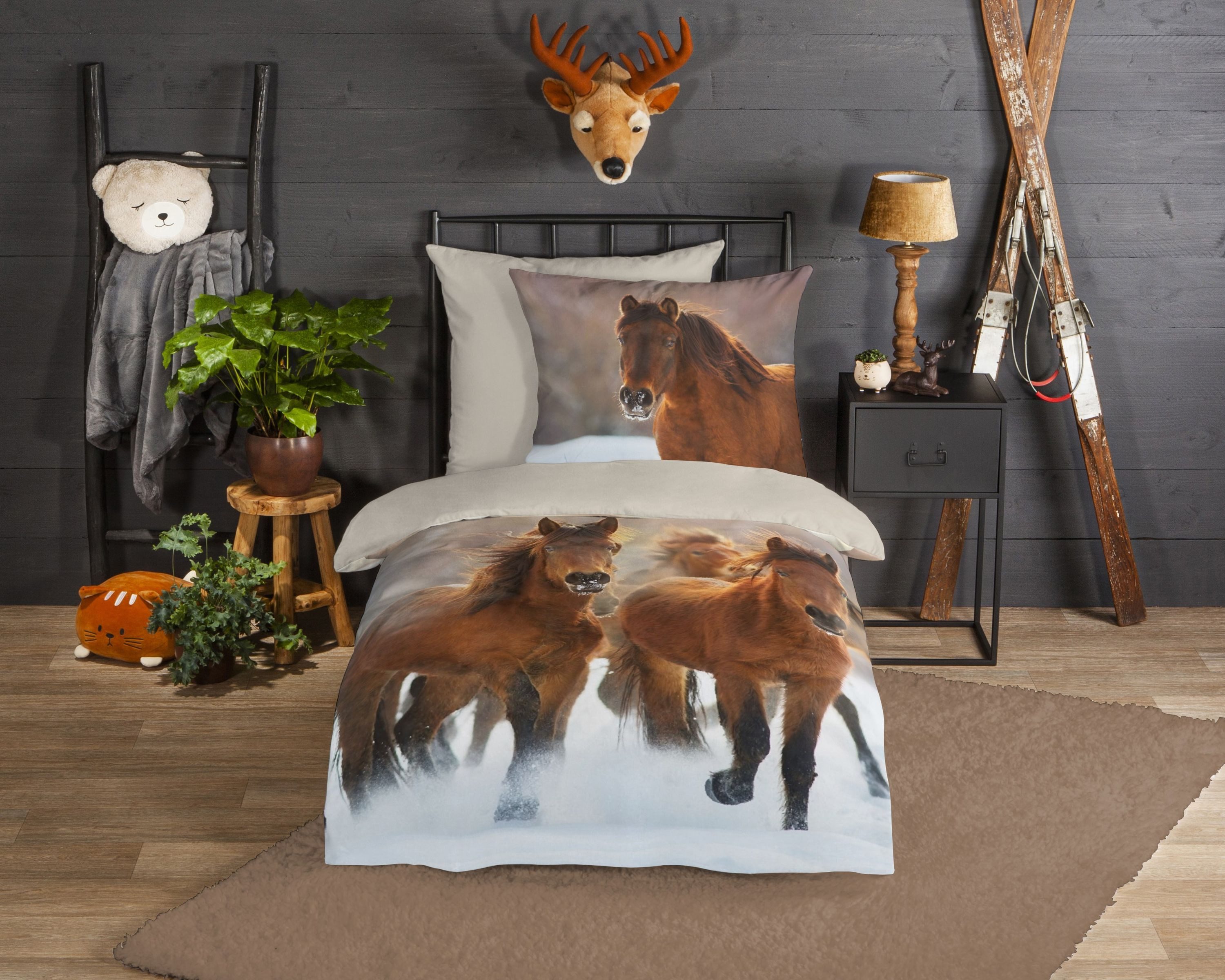 Traumschloss Bettwäsche Comfort Baumwolle, Flanell, 2 teilig, Ponys im Winter, Schnee, beige