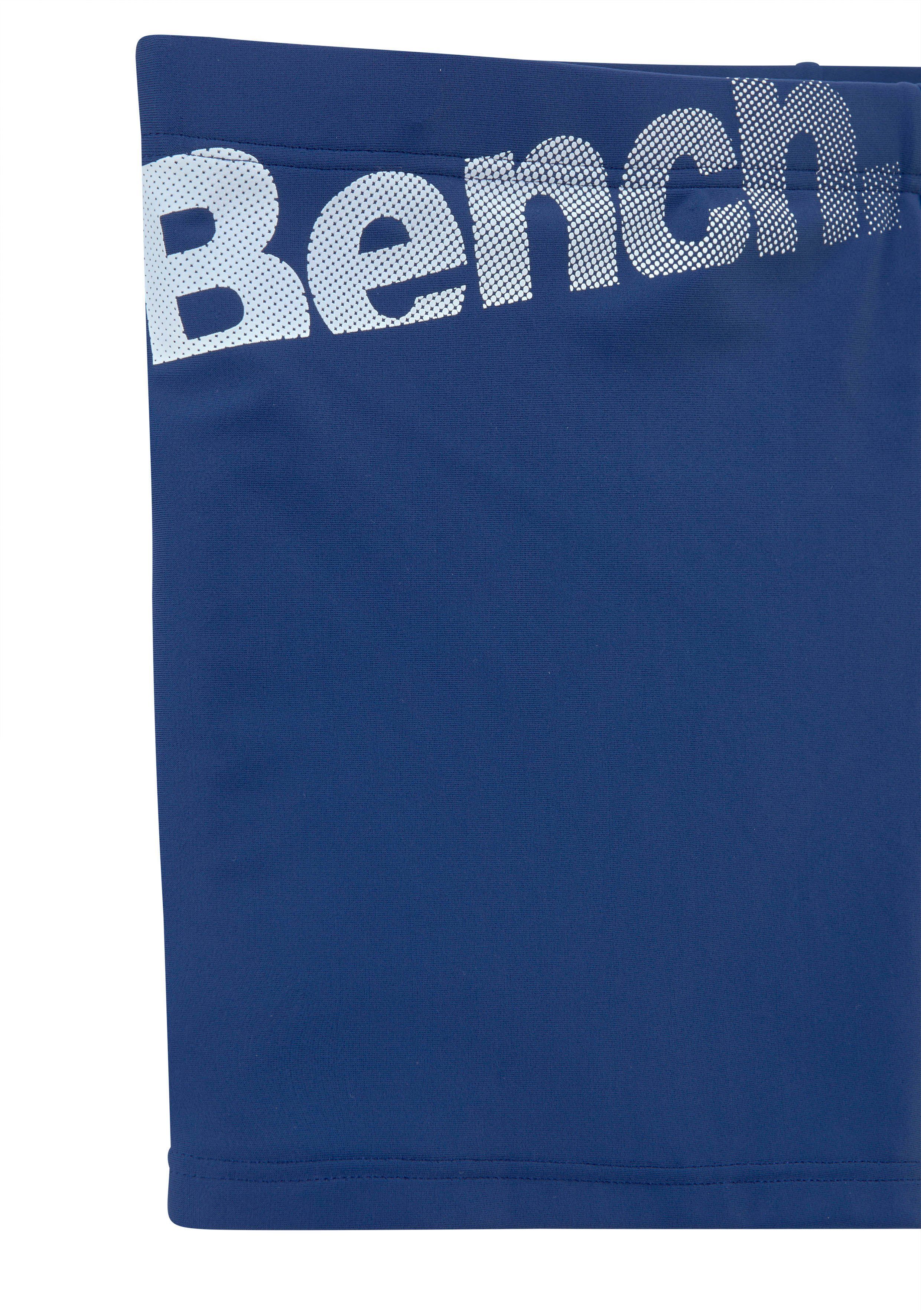 Bench. Boxer-Badehose mit Bench-Schriftzug