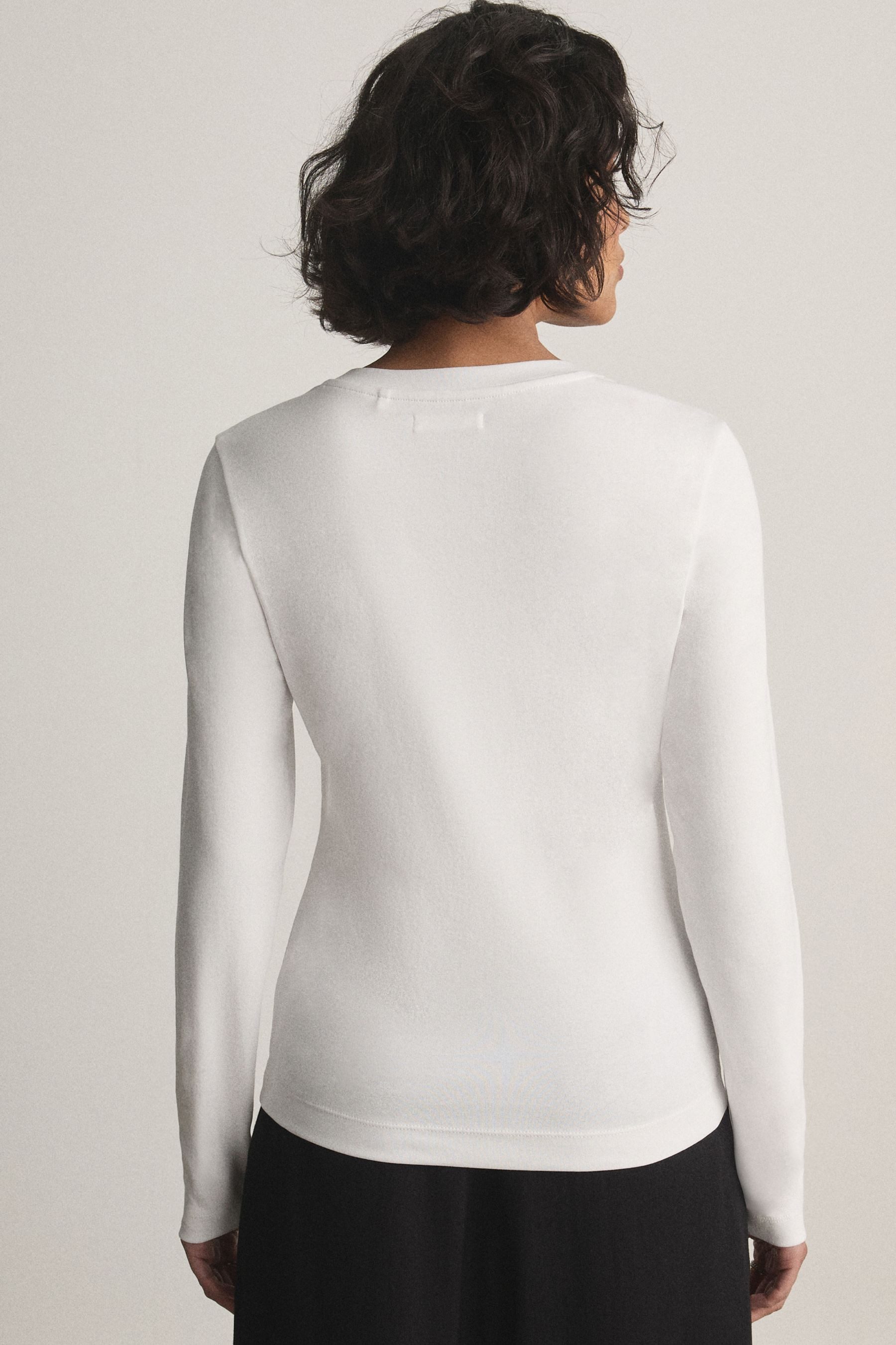Next Langarmshirt Körpernahes Langarmshirt mit hohem V-Ausschnitt (1-tlg) – Bild 2 von 5
