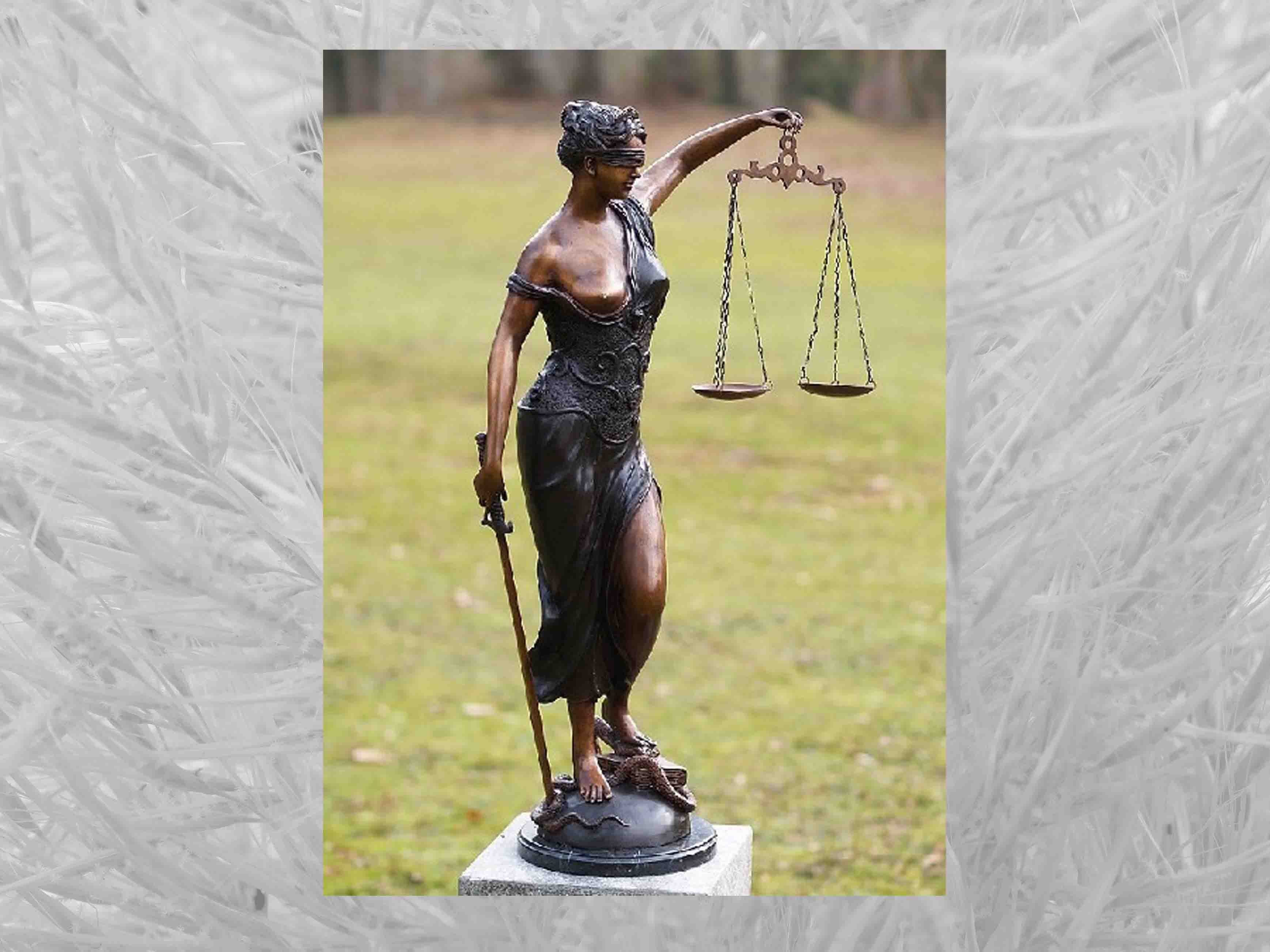 IDYL Gartenfigur IDYL Bronze-Skulptur Frau Justitia, Bronze