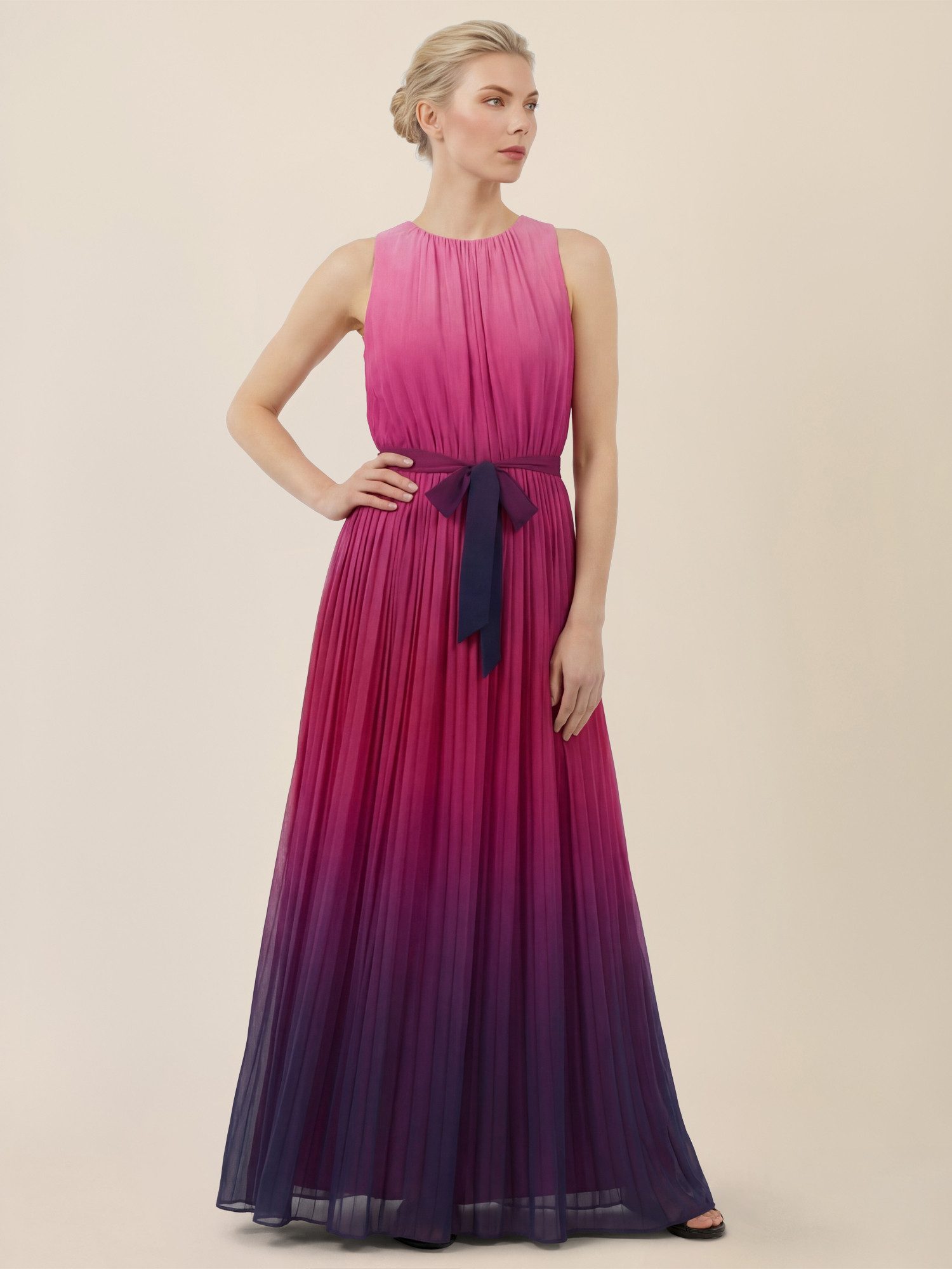 Apart Maxikleid mit Farbverlauf und Taillenband günstig online kaufen