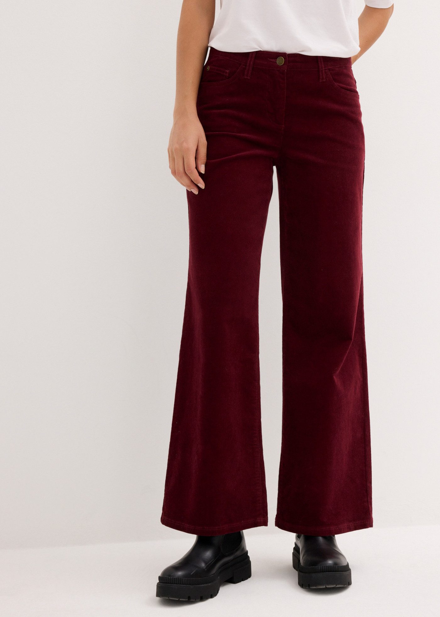 bonprix Cordhose mit ausgestelltem Bein, Loose Fit, in Stretch-Qualität, im Casual-Stil