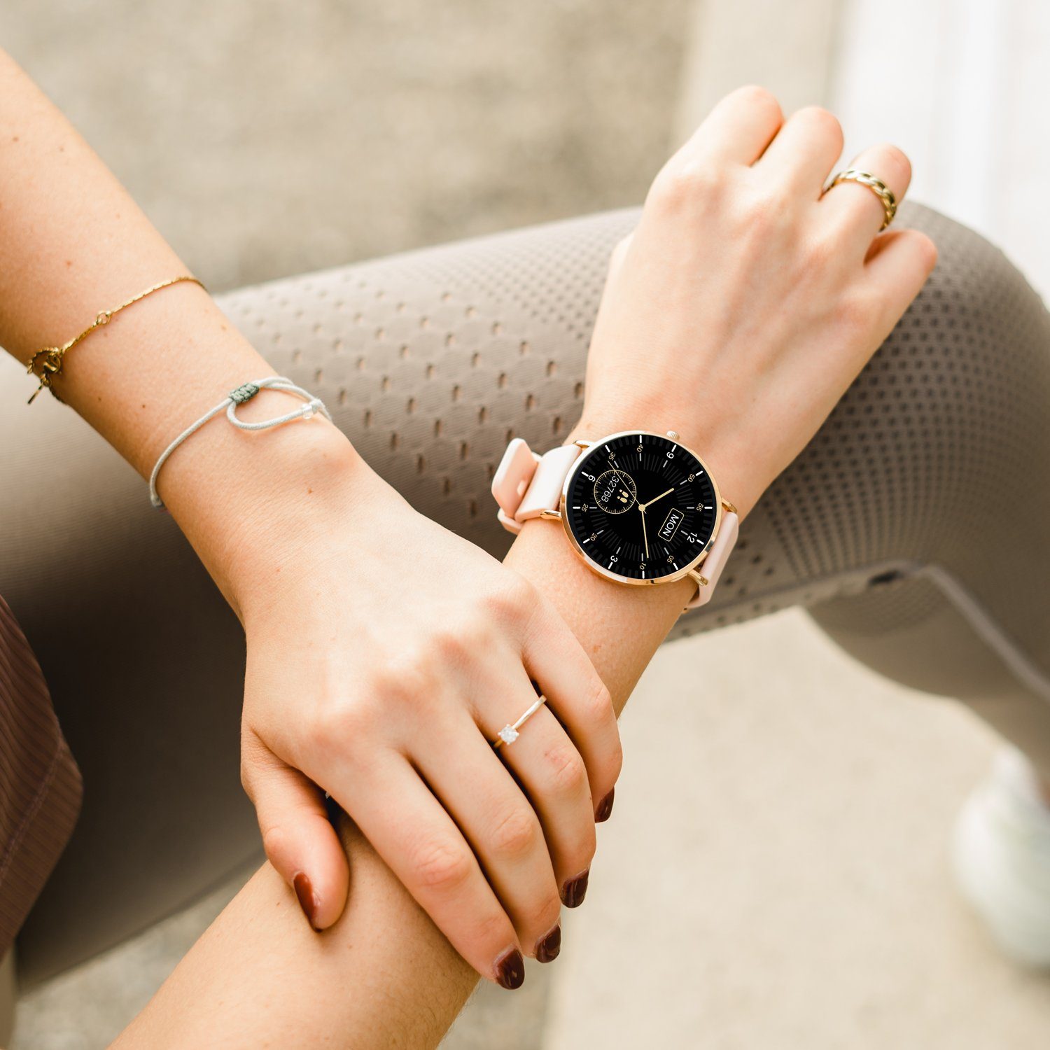 XCOAST SIONA 2 Damen Smartwatch (4,2 cm/1,3 Zoll, iOS Android) ROSE GOLD, Damen Fitness Tracker, neueste Generation, Blutsauerstoffmesser, Wasserdicht, flach, Puls, Blutdruck, brillante Farben, AMOLED