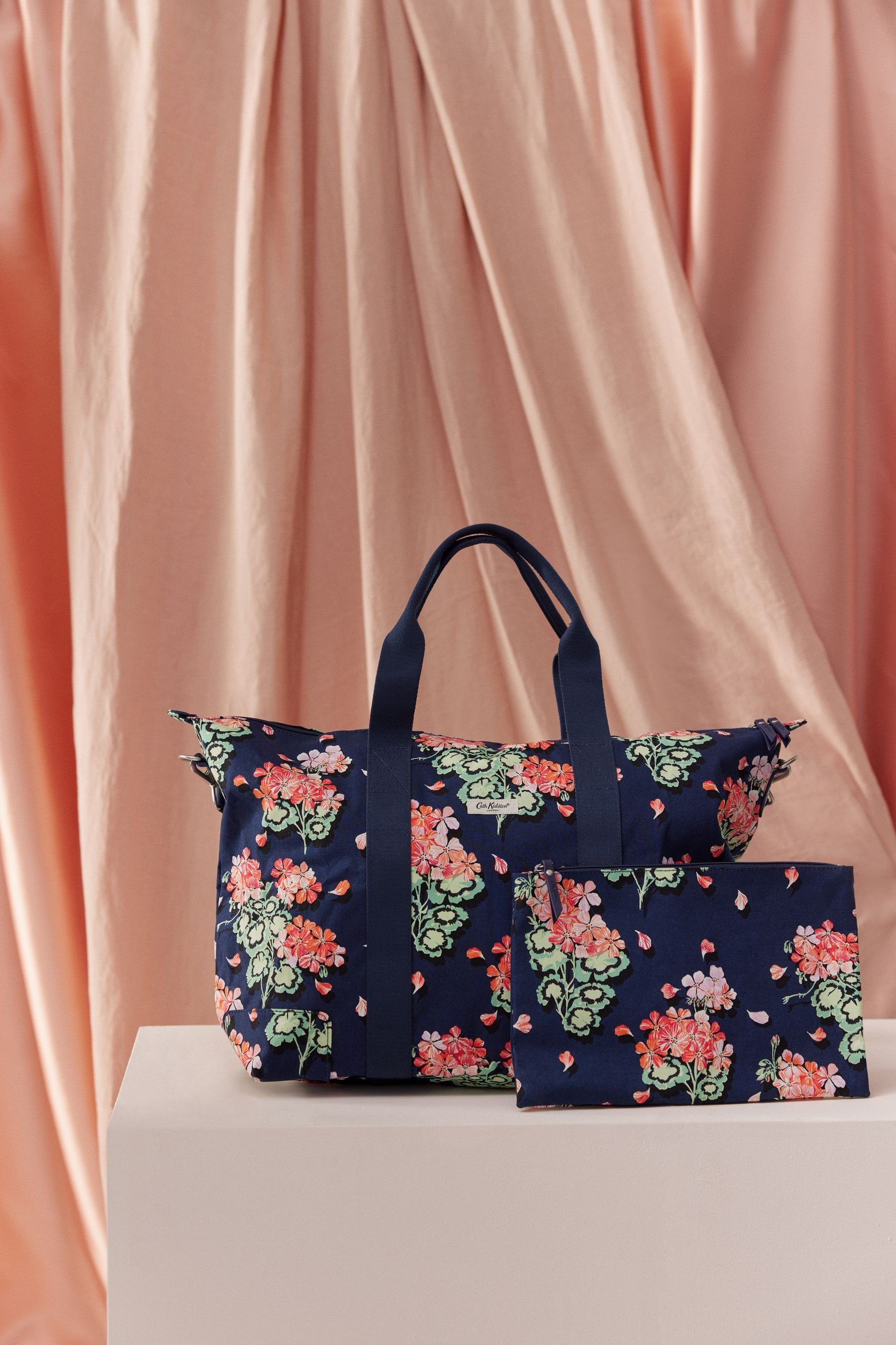 Kidston Geranium Cath Reisetasche Reisetasche Blue Navy (1-tlg) Print Cath Kidston