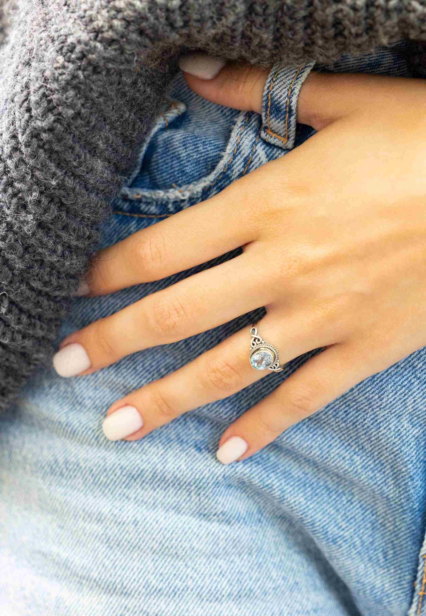 mantraroma Silberring BAGHIMI oval aus 925 Silber mit blau Topas (Ring mit günstig online kaufen