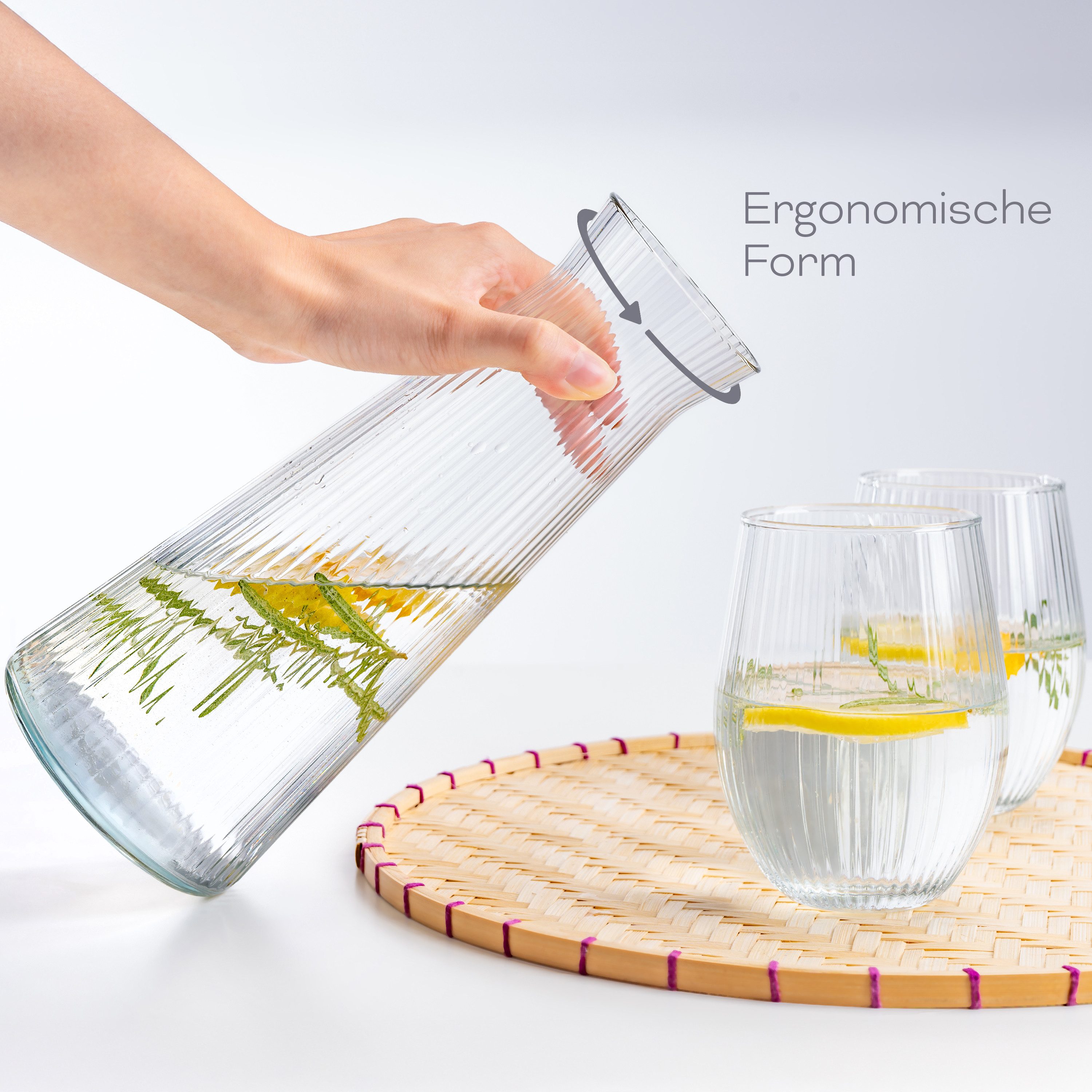 KONZEPT Wasserkaraffe Karaffe Glas 1 liter, geriffelte, Wasserkaraffe ohne Deckel, (1-tlg), zum Servieren von Wasser, Wein, Säften sowie als Vase