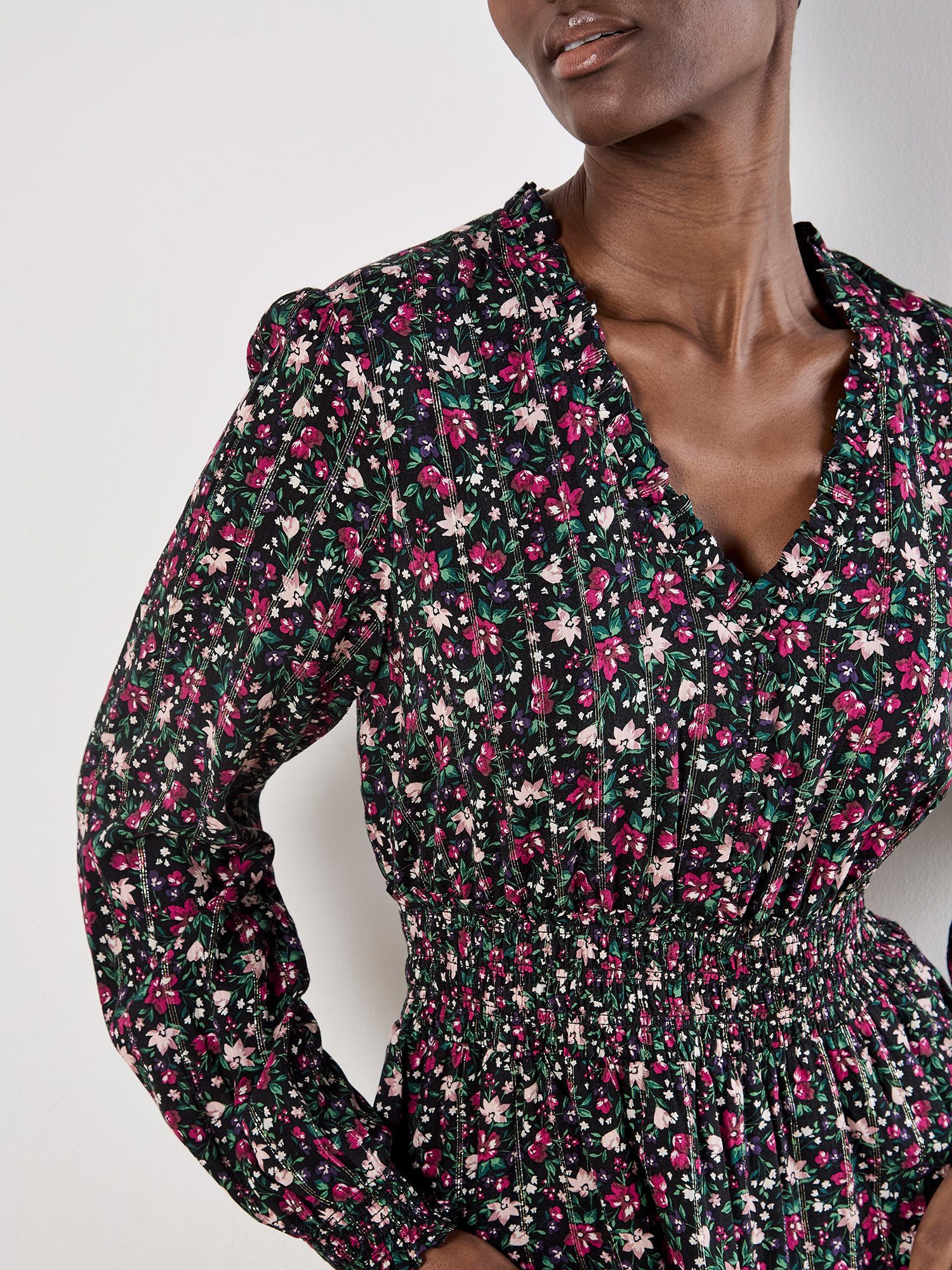 Apricot Druckkleid Minikleid mit Smokdetails und Blumenmuster günstig online kaufen