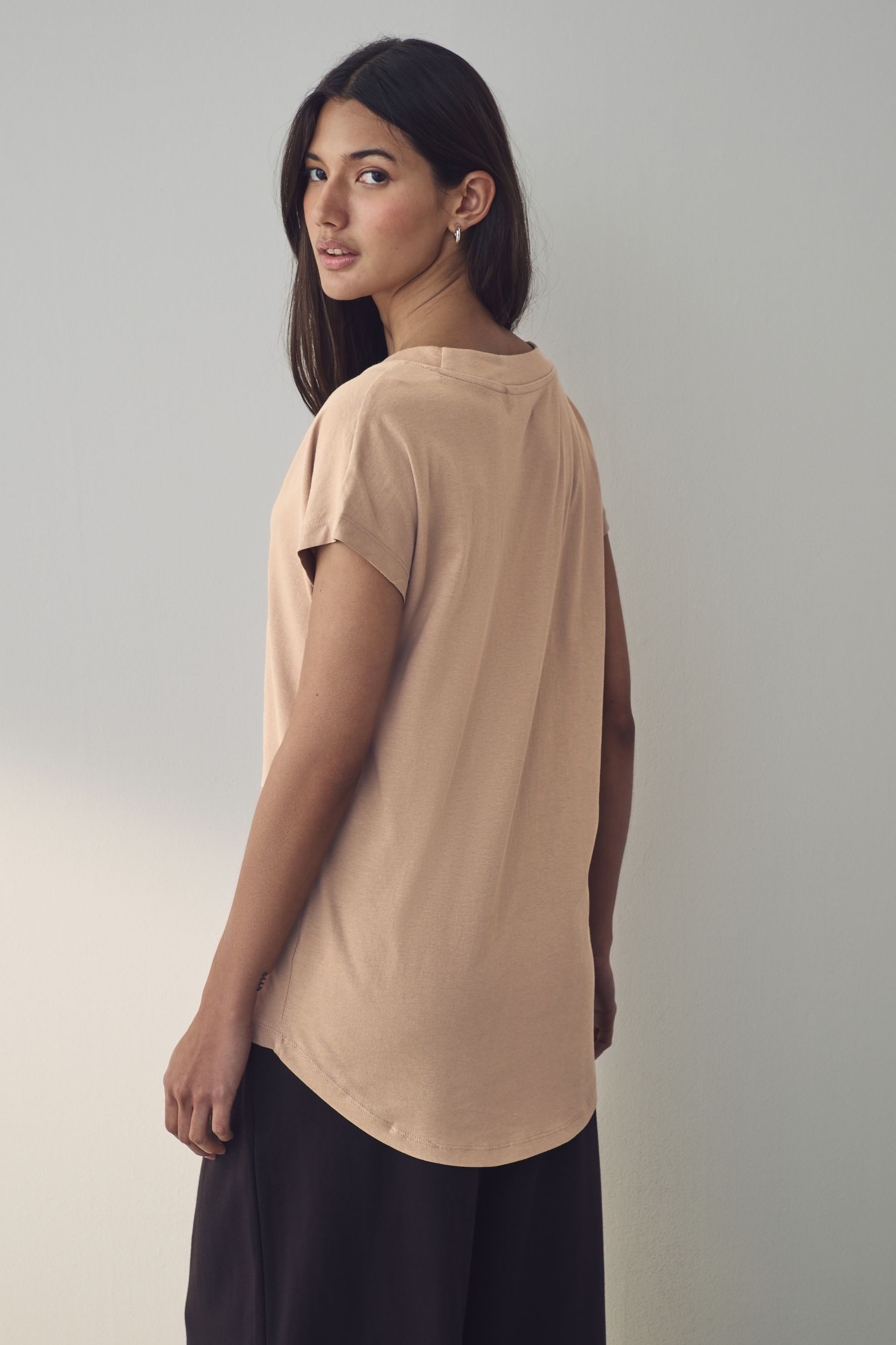 Next T-Shirt T-Shirt mit V-Ausschnitt und angesetzten Ärmeln (1-tlg) günstig online kaufen