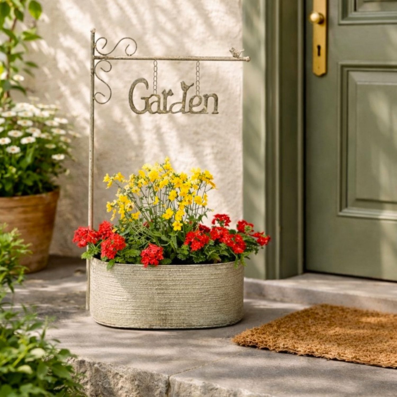 Online-Fuchs Blumenkasten Pflanzkübel, Blumentopf aus Metall für draußen - Outdoor - 66 cm groß (wetterfest, ideal für den Eingangsbereich), dekoratives Garden Schild mit Kette und 2 süßen Vögeln