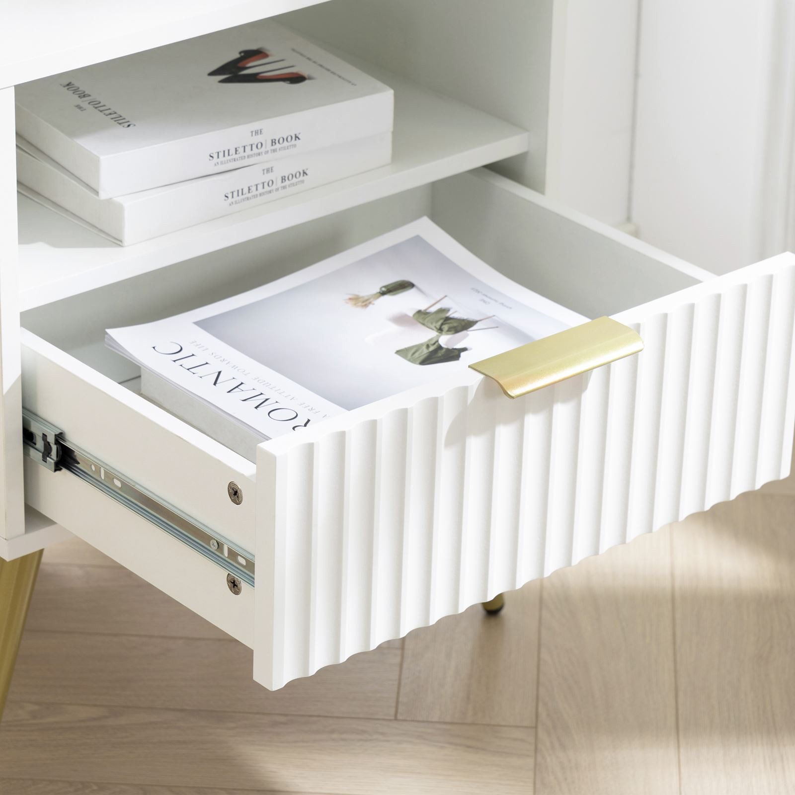 IDIMEX Nachtkommode MERVAL, Kleine Nachtkommode mit Schublade Metallfüße MDF-Front weiß/gold