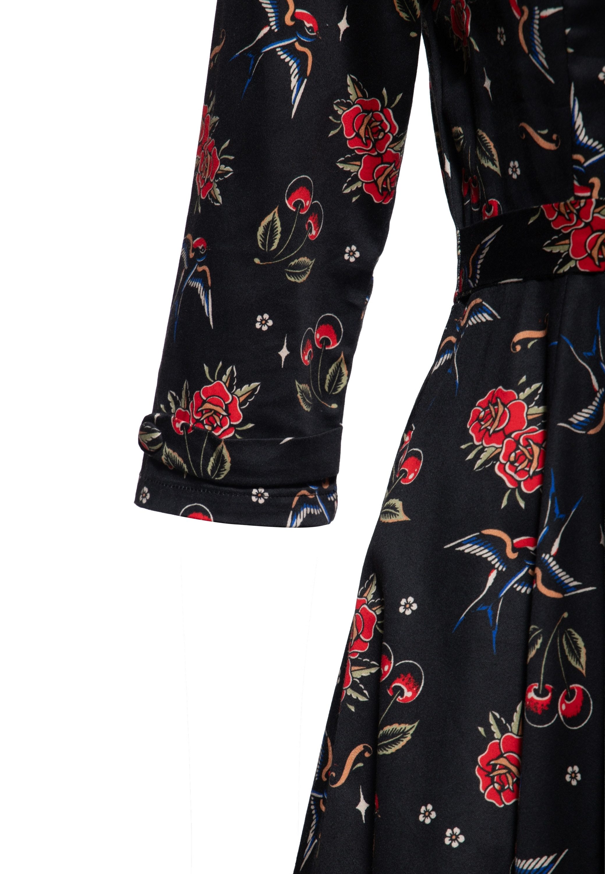 QueenKerosin Hemdblusenkleid cherries & roses Allover-Print mit Schwalben, Rosen und Kirschen – Bild 4 von 5