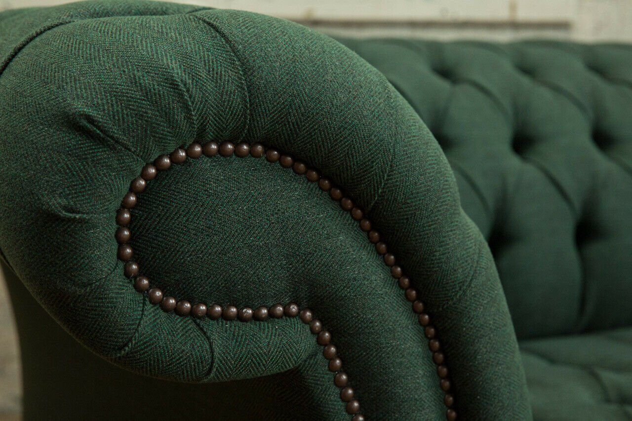 JVmoebel Chesterfield-Sofa Klassisches Chesterfield Sofa aus Samt und Leder mit Holzgestell, Made in Europa