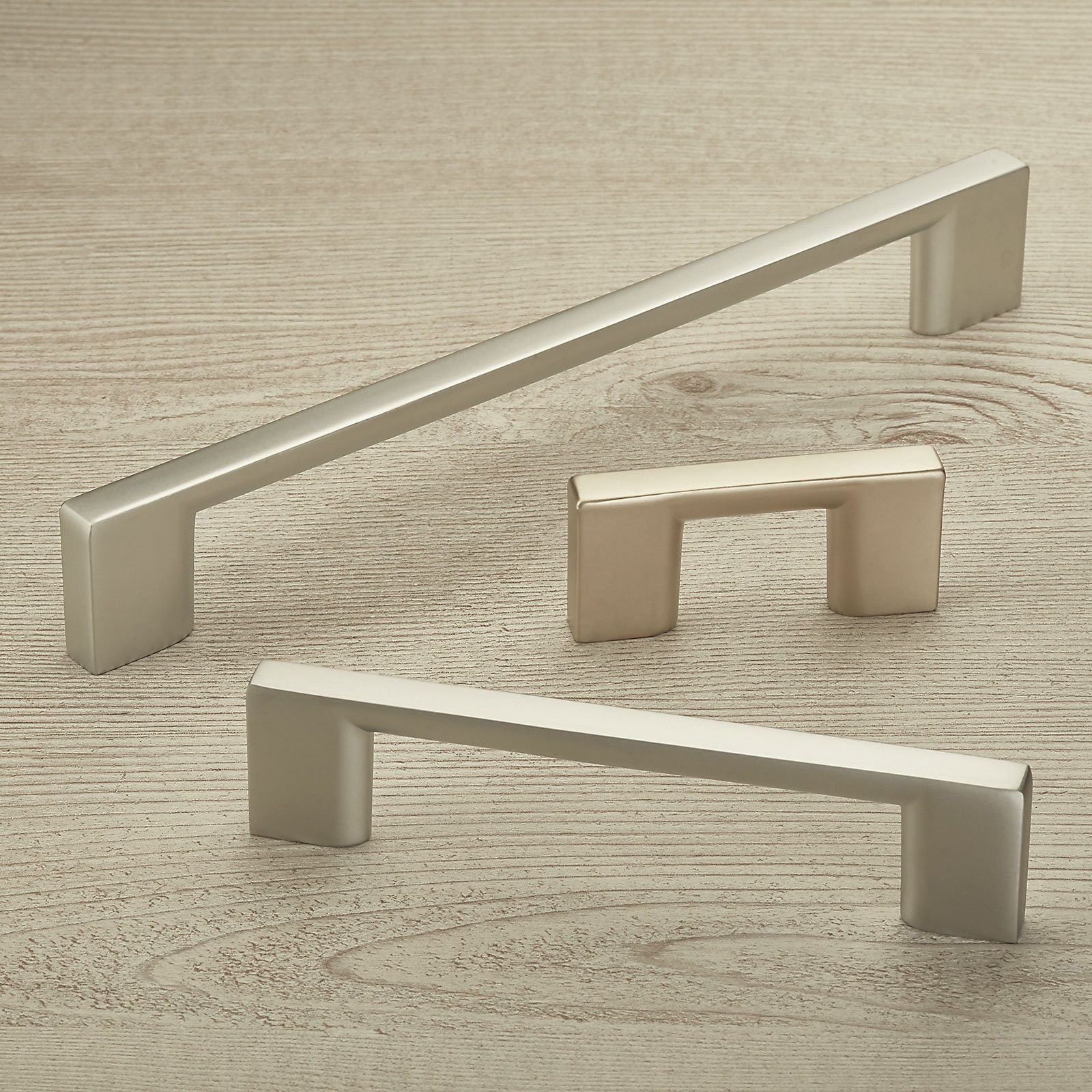 SO-TECH® Möbelgriff CHIC Chrom matt BA 32 - 256 mm incl. Schrauben, Lochabstand 160 mm Chrom matt - inkl. Schrauben