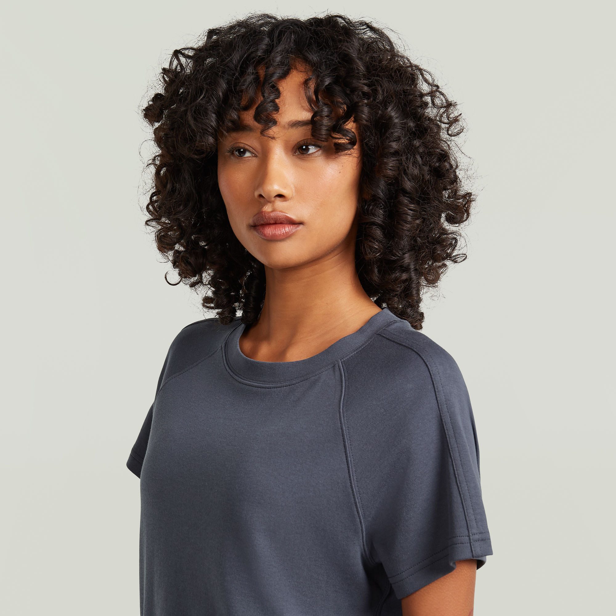 G-STAR T-Shirt Raglan Rundhalsform, mit angesetztem Bündchen
