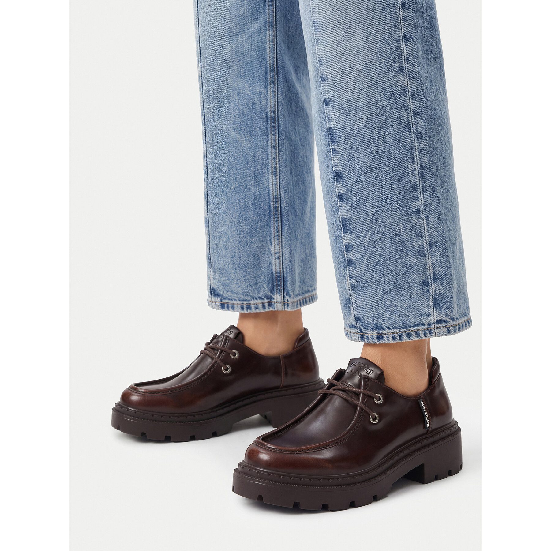 GUESS JEANS Guess Jeans Damen Niedrige Schuhe 5907964550075 Braun Schlupfboots