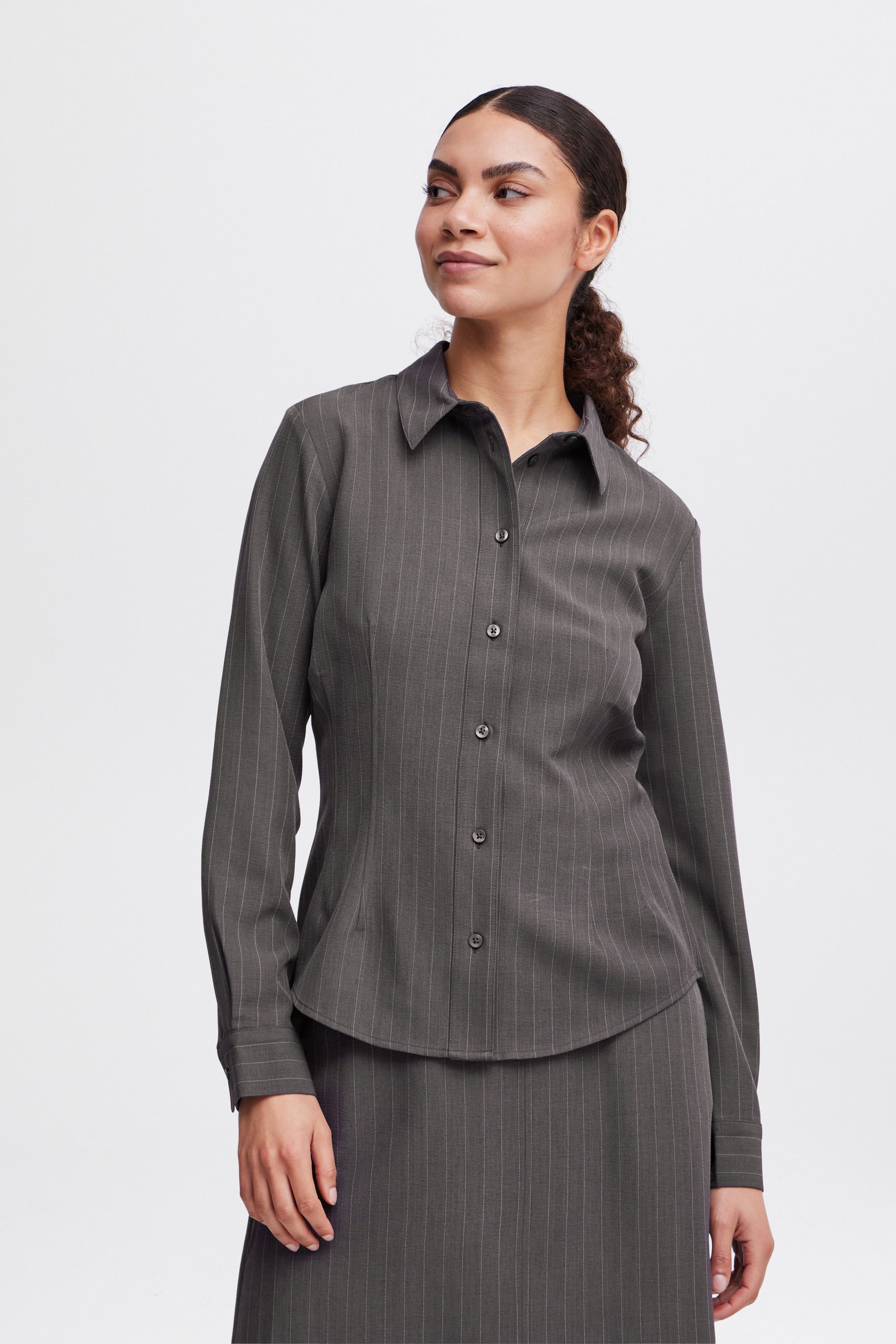 b.young Langarmbluse BYMMMIDDE SHORT SHIRT - günstig online kaufen