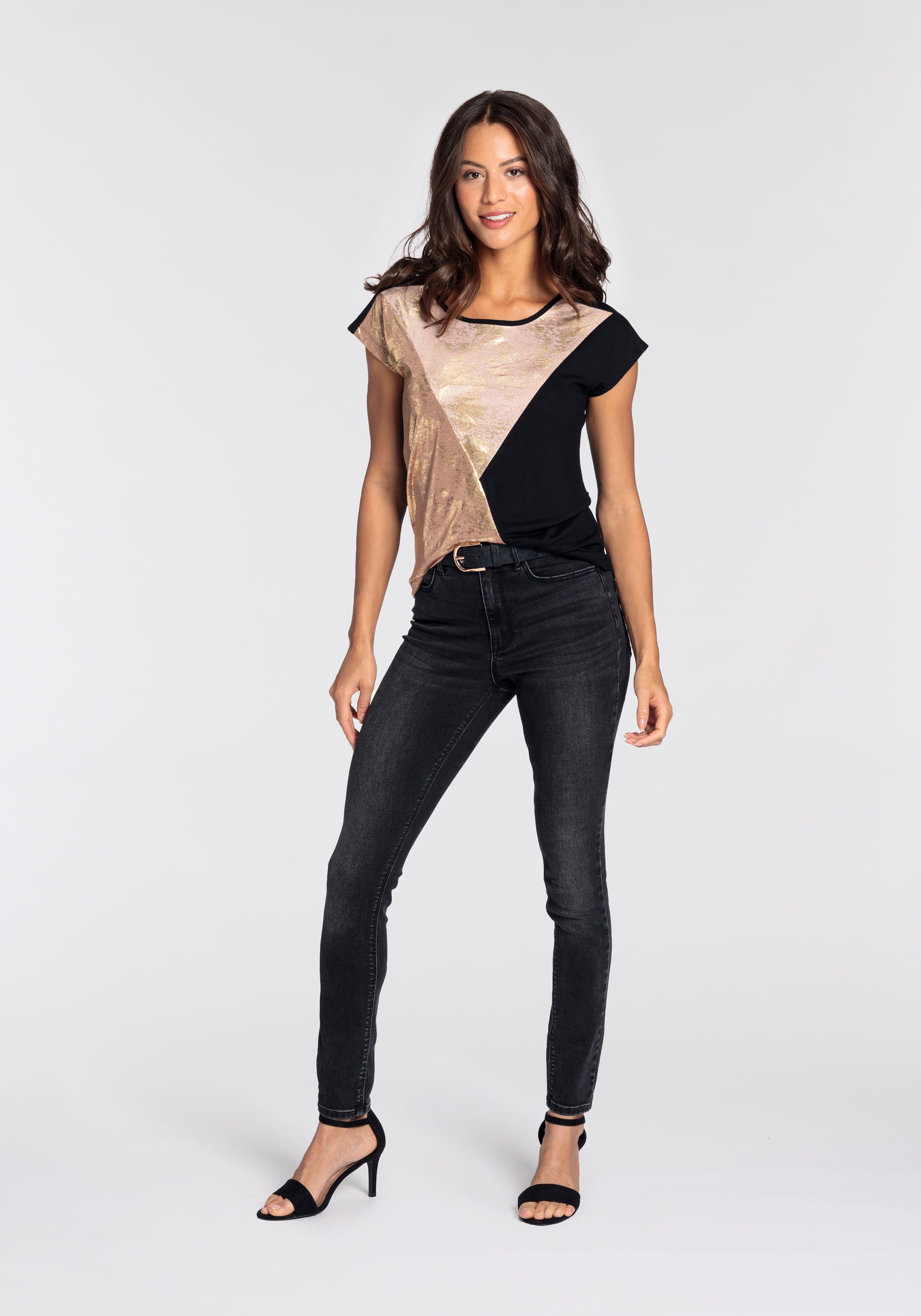 Zum Outfit 5