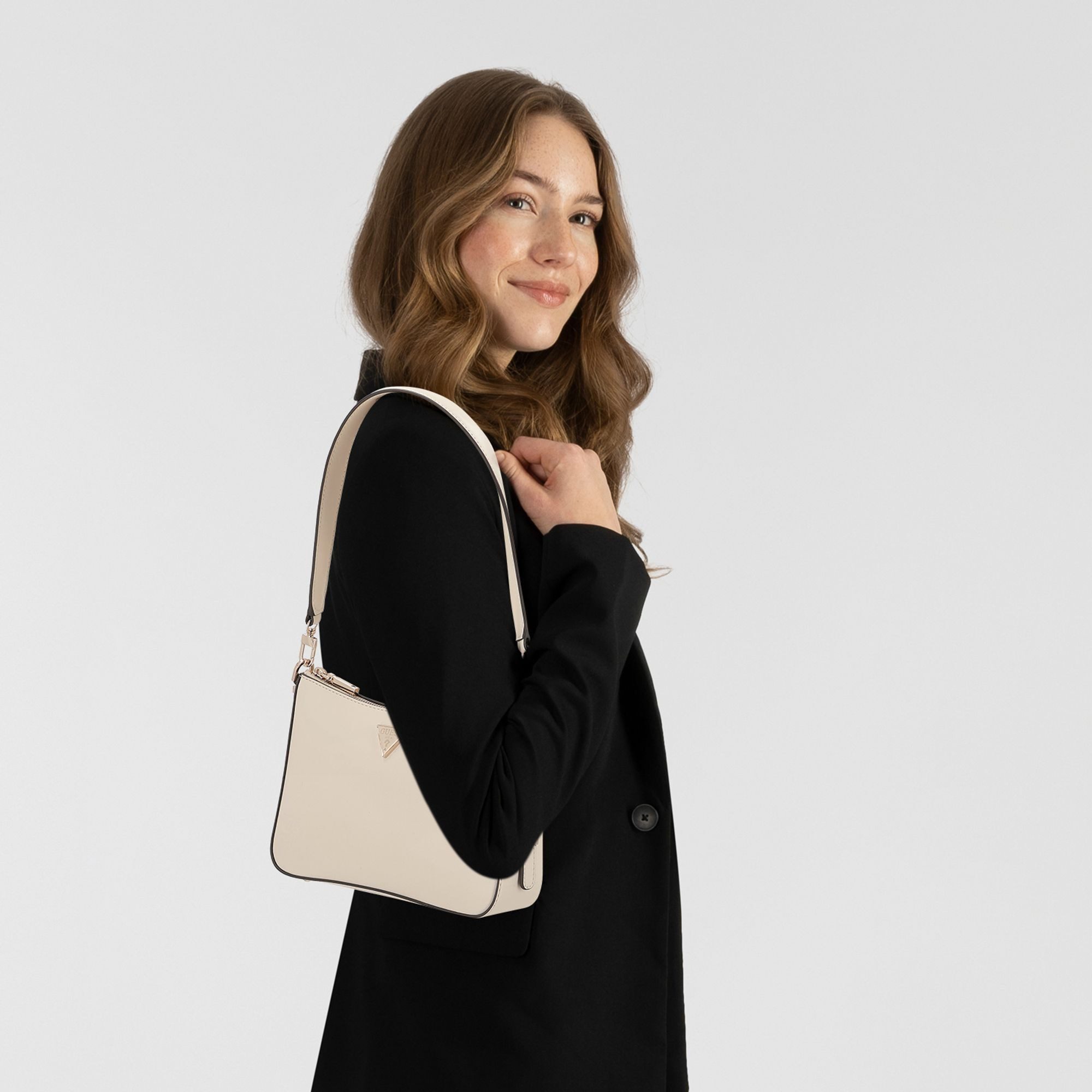 Guess Schultertasche Daryna II, Polyurethan günstig online kaufen