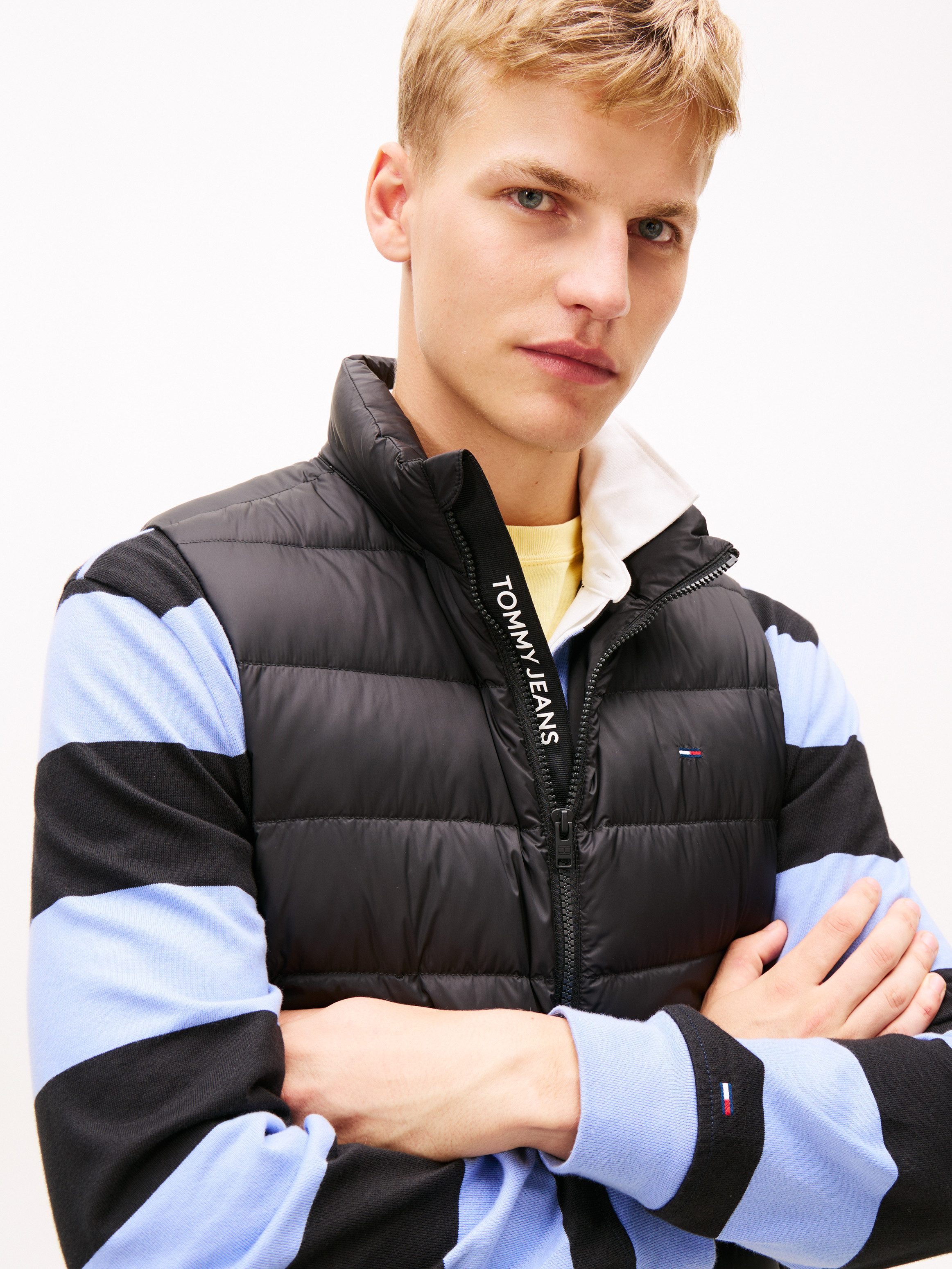 Tommy Jeans Steppweste TJM LT DOWN VEST EXT mit Daunenwattierung