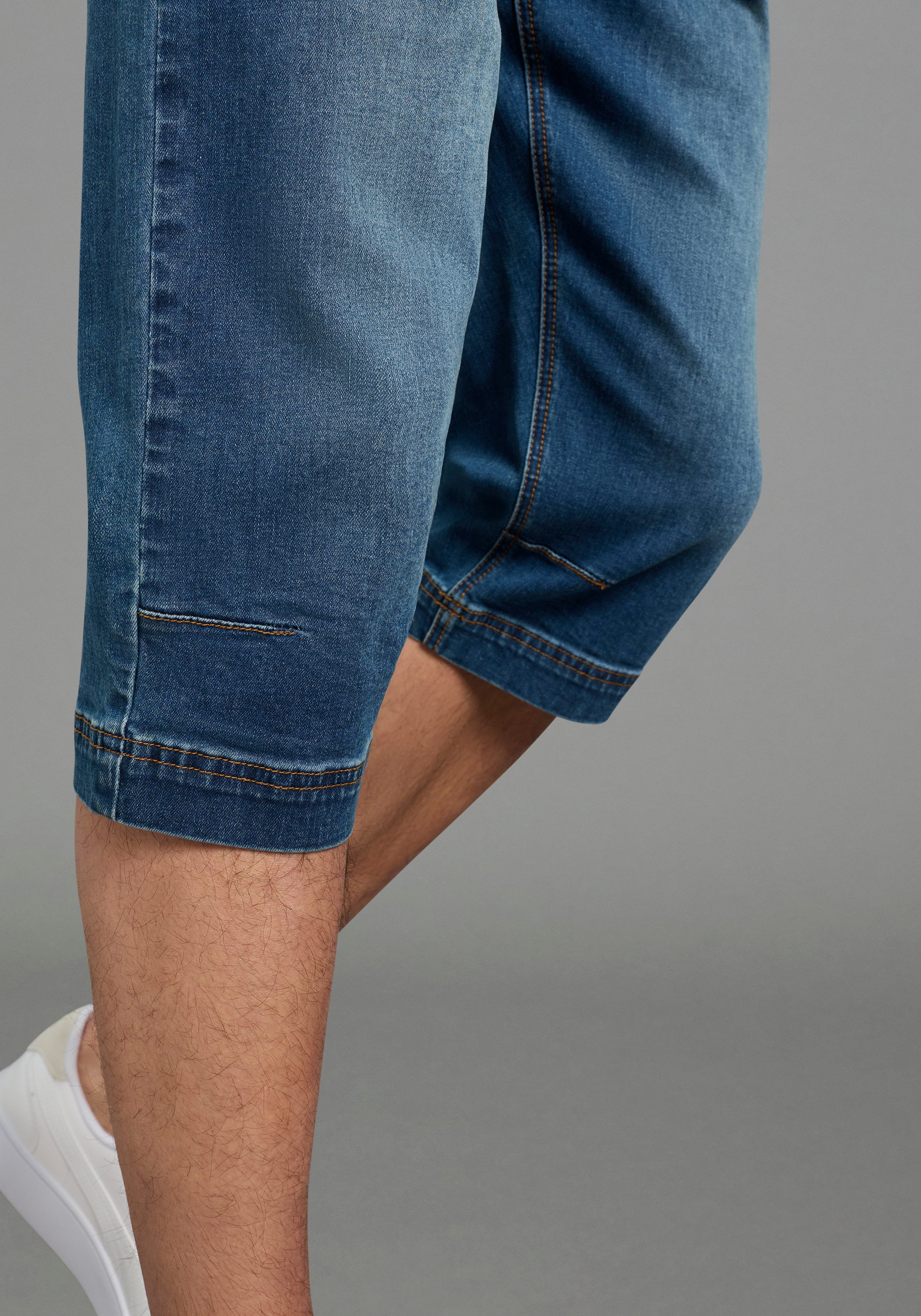 Bruno Banani Jeansbermudas Hutch-Bermuda Straight-Fit, normale Leibhöhe, aus elastischem Denim-Material