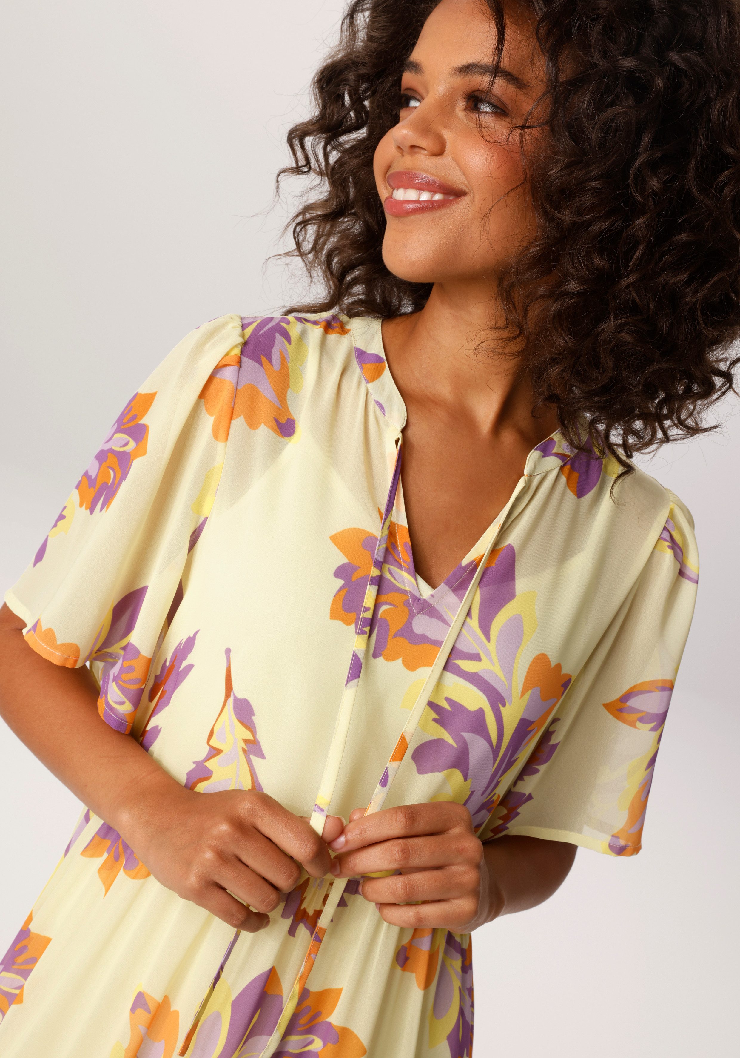 Aniston CASUAL Sommerkleid mit grafischen Blättern bedruckt - NEUE KOLLEKTION