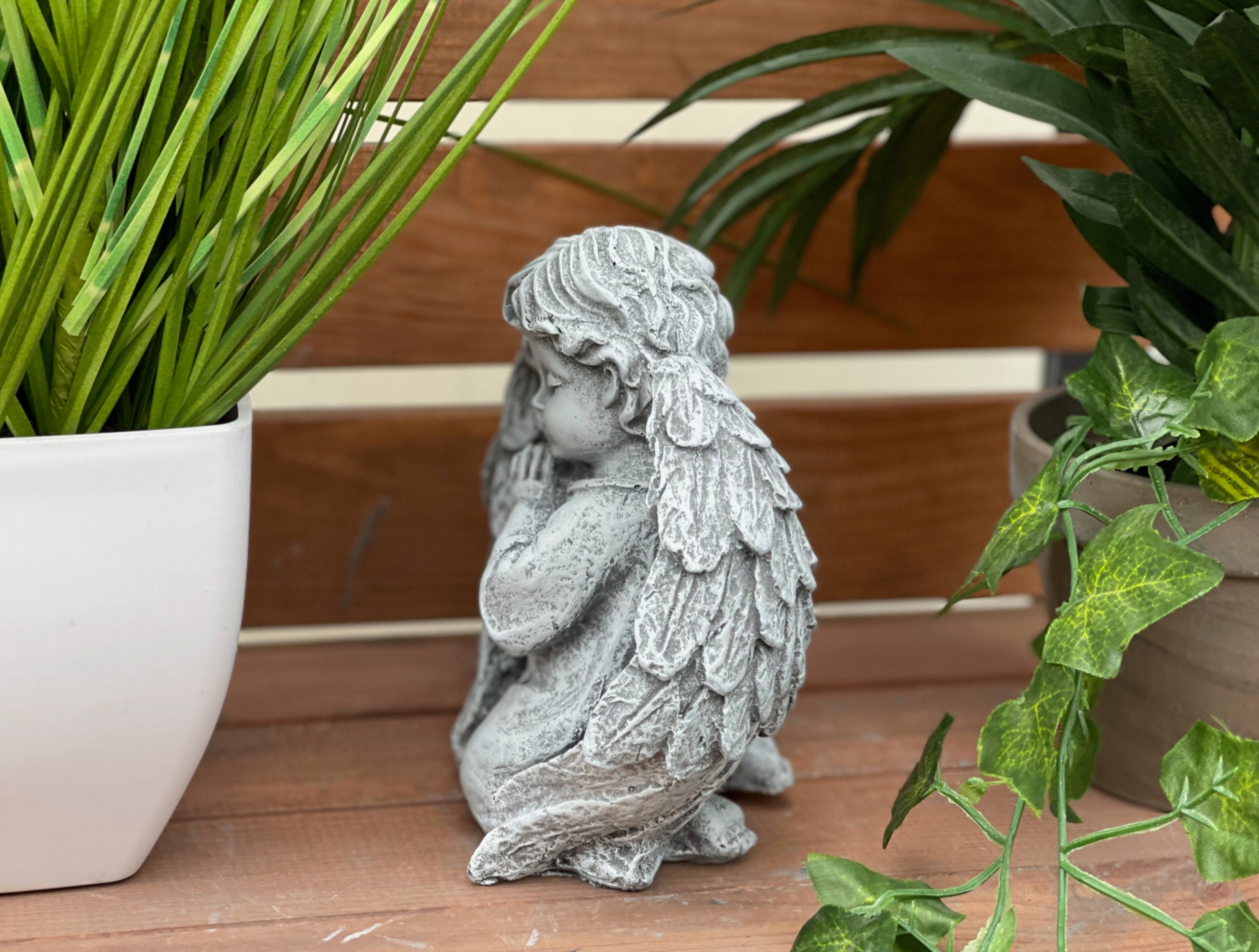 Stone and Style Engelfigur Frostfeste Steinfigur betendes Engelchen