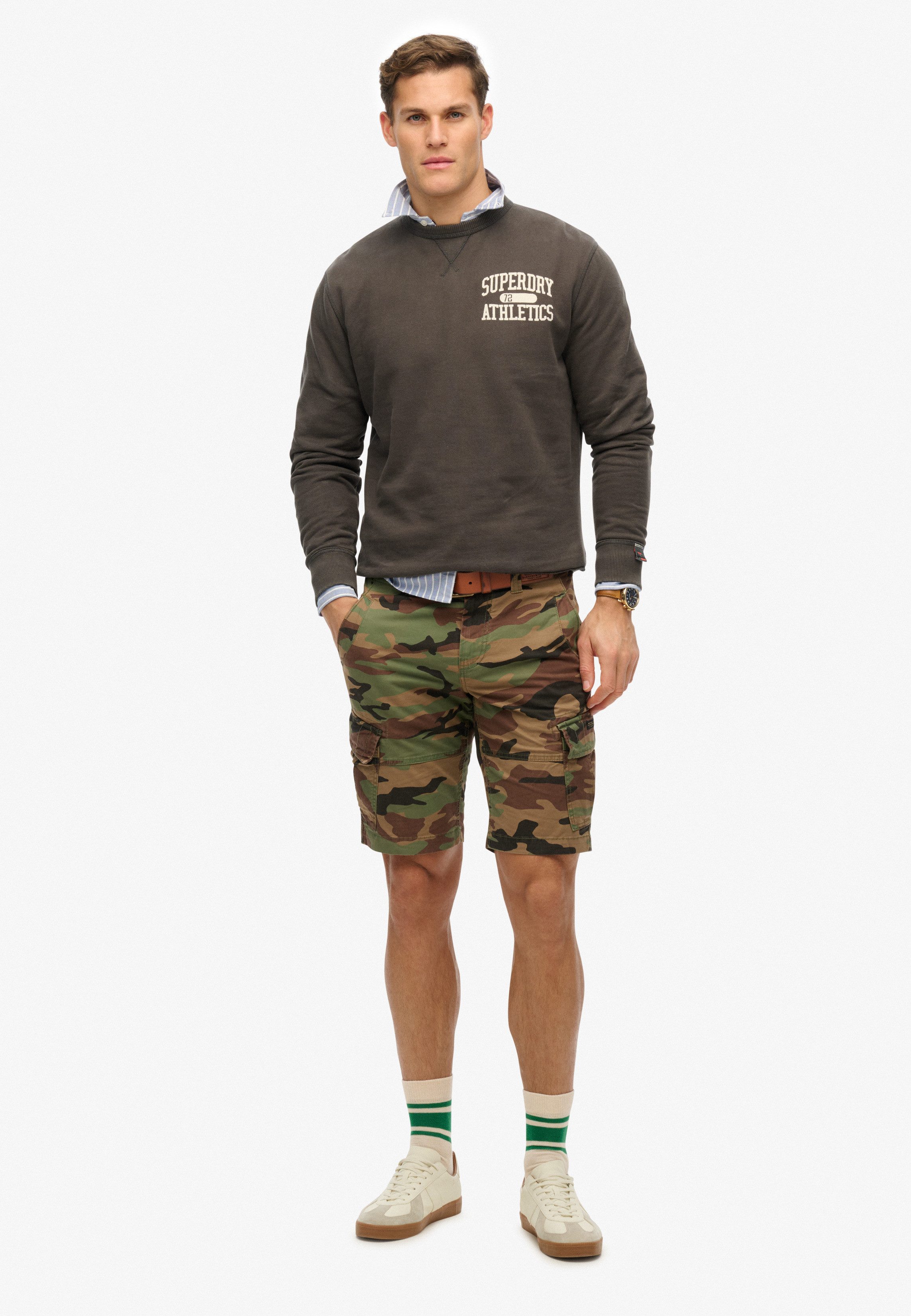 Superdry Sweatshirt ATHLETIC ESS CREW mit bedruckter Optik, aus Baumwolle und angerauter Sweatware