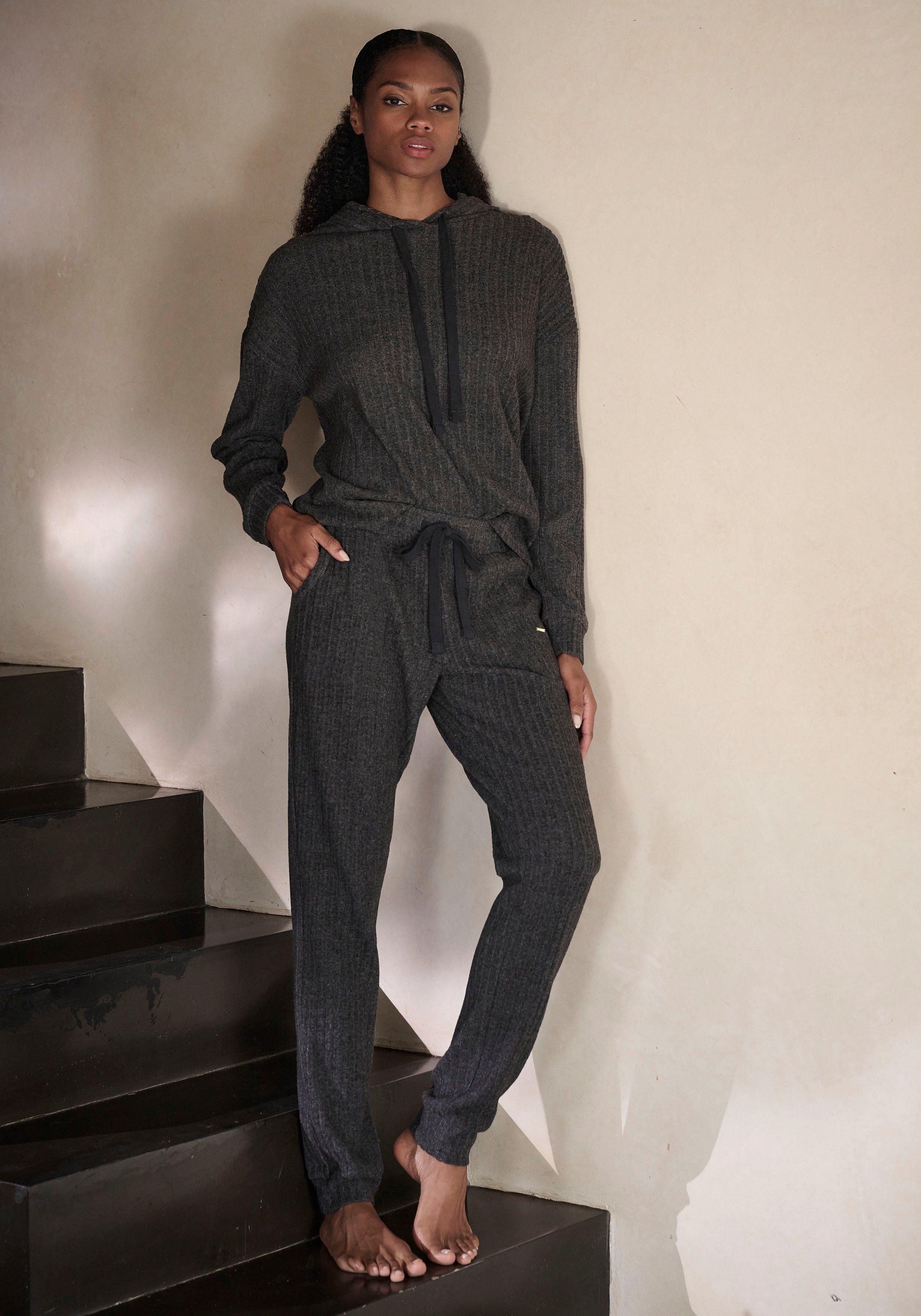 LASCANA Homewearhose Lounge-/ Strickhose mit praktischen Taschen, Loungewear