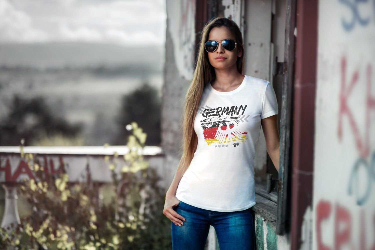 WM-Shirt Damen Adler Moonworks® Fußball Weltmeisterschaft WM MoonWorks mit Fit tailliert Print Slim Deutschland Print-Shirt weiß