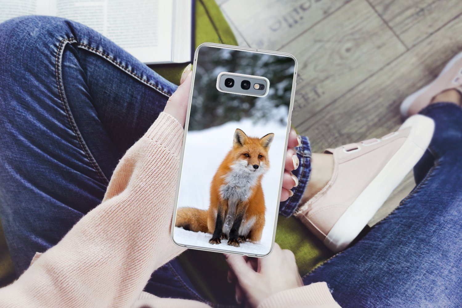 MuchoWow Handyhülle für Samsung Galaxy S10e Fuchs - Schnee - Wald, Phone Case, Silikon, Schutzhülle Dünn