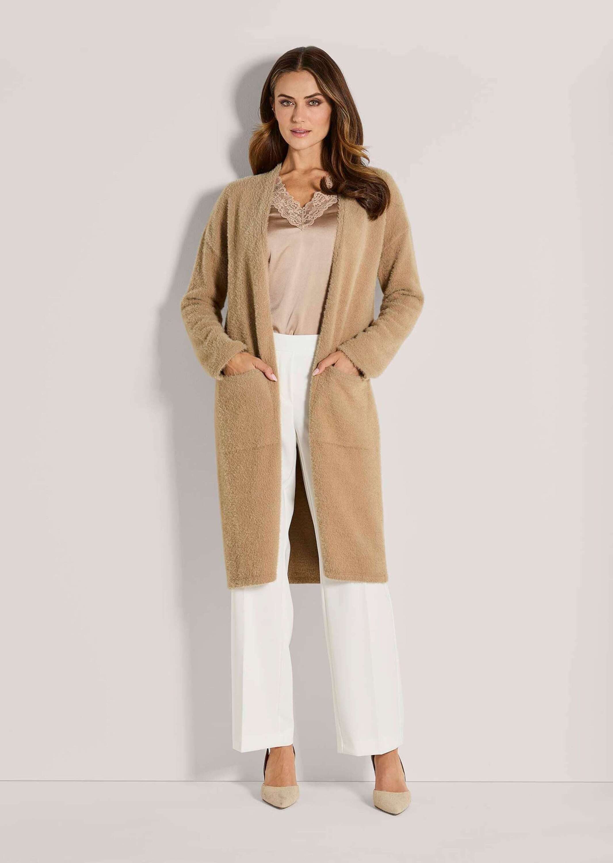 MADELEINE Kurzmantel Eleganter Glattstrick-Mantel Offene Form, lange Ärmel, günstig online kaufen